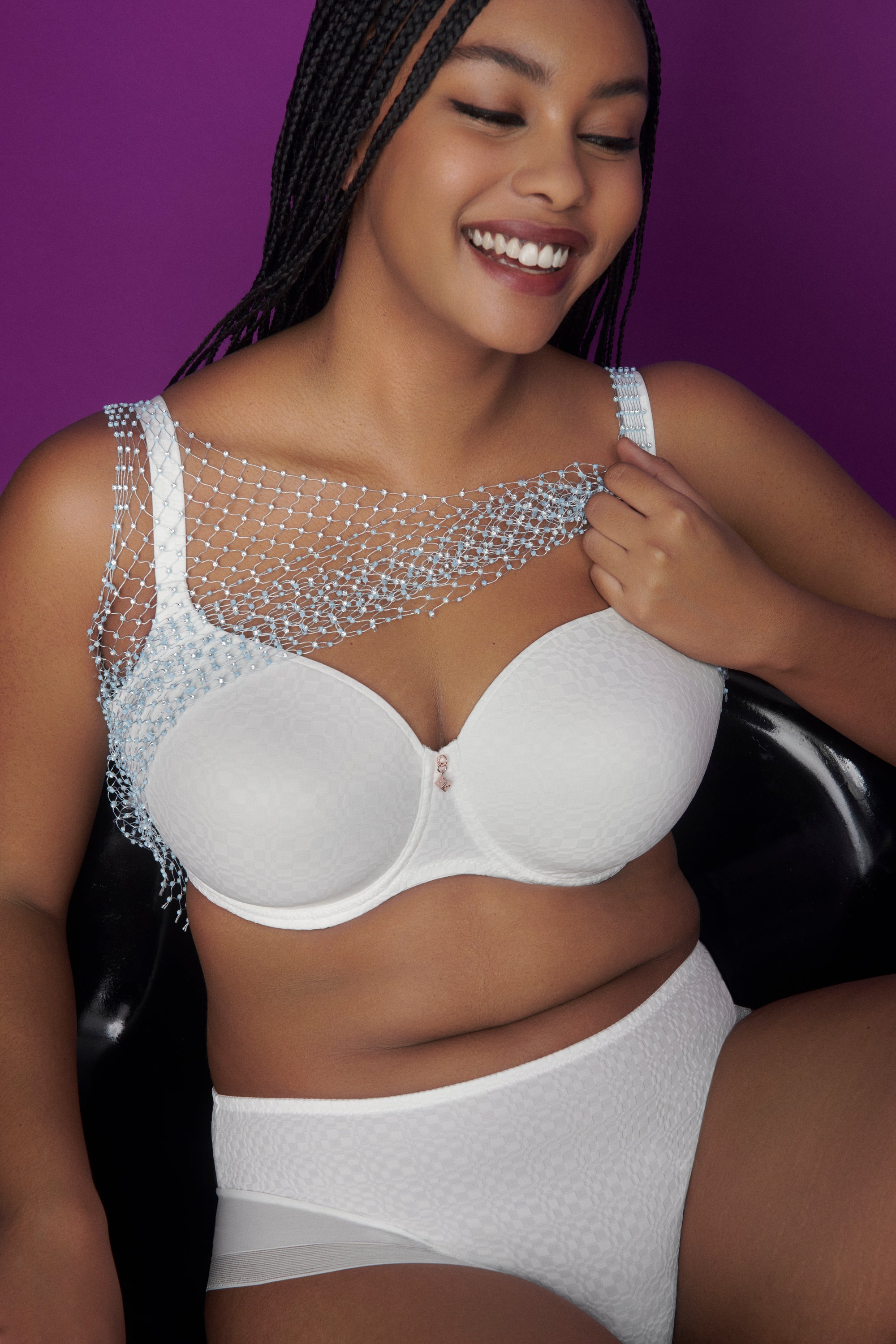 YELAPA natural suj. con foam escote corazón