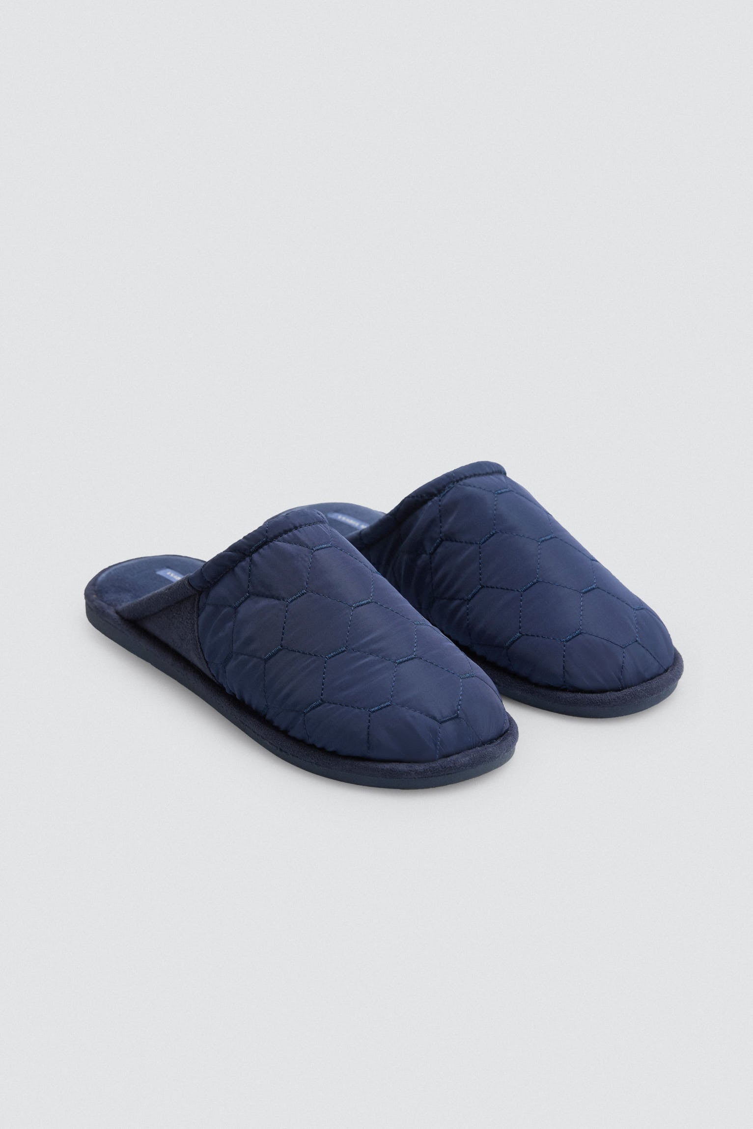 Zapatilla de casa acolchada