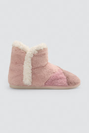 Botas de casa pelo con detalles de colores