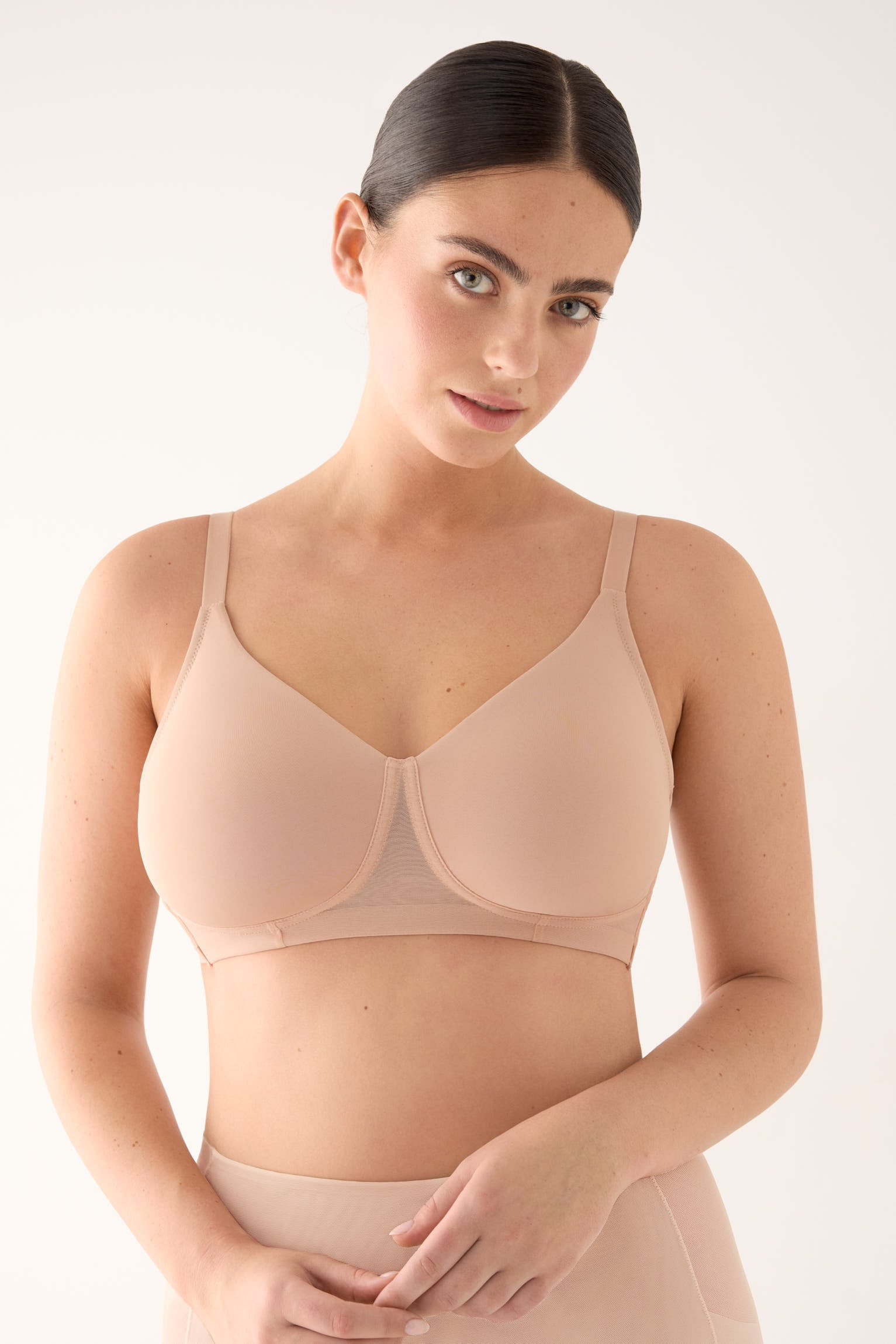 Sujetador reductor nomarks Aura sin aro sin relleno nude