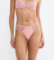 Comfort Allure String Strawberry Cream