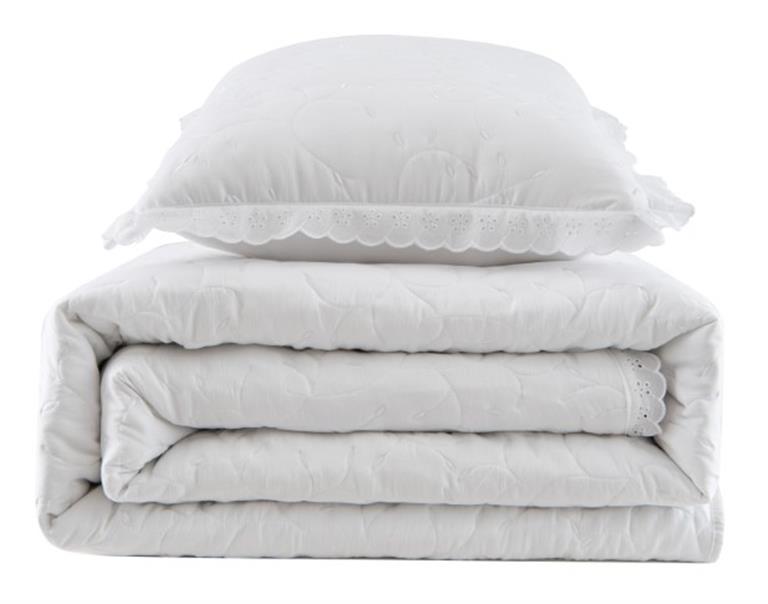 Colcha bordada PORTICI de Clara Vidal