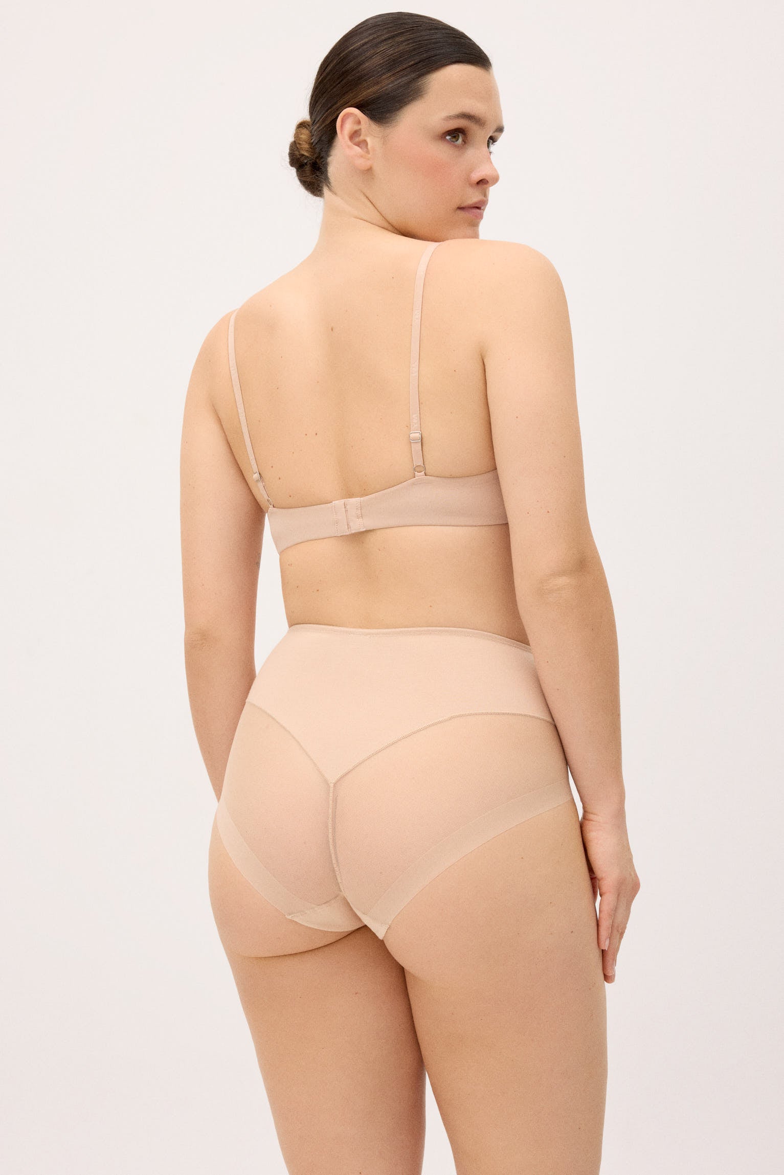 Braga reductora algodón con tul compresión ligera nude
