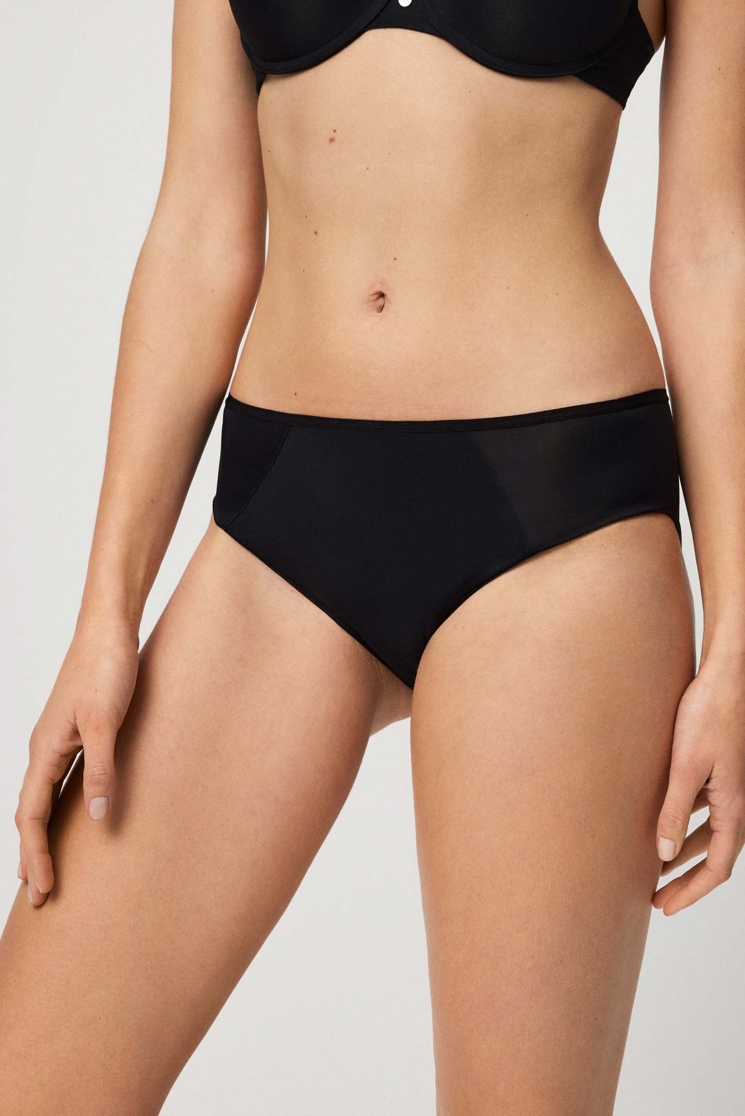 Braga midi menstrual negro