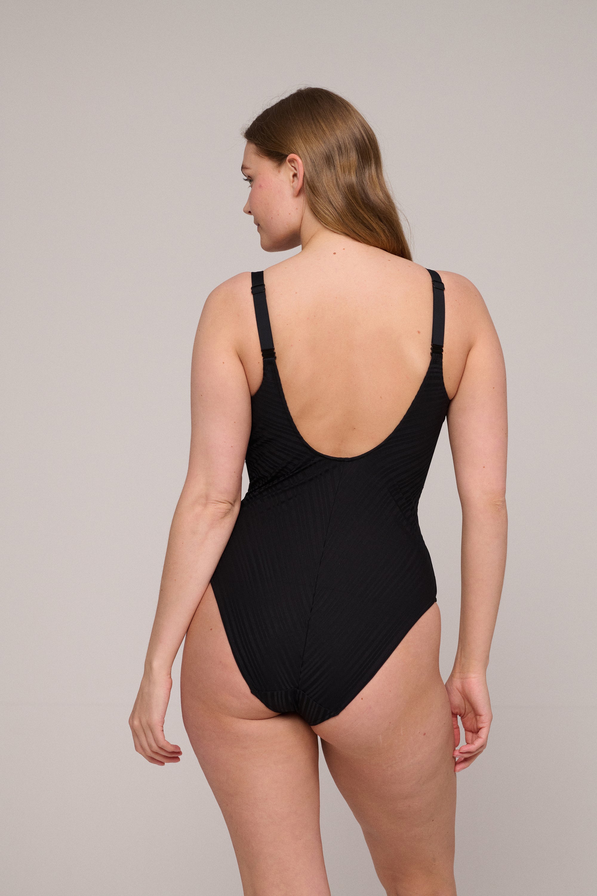 KIRUNA negro bañador con foam sin aro