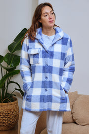 Bata de mujer corta sherpa de cuadros azules