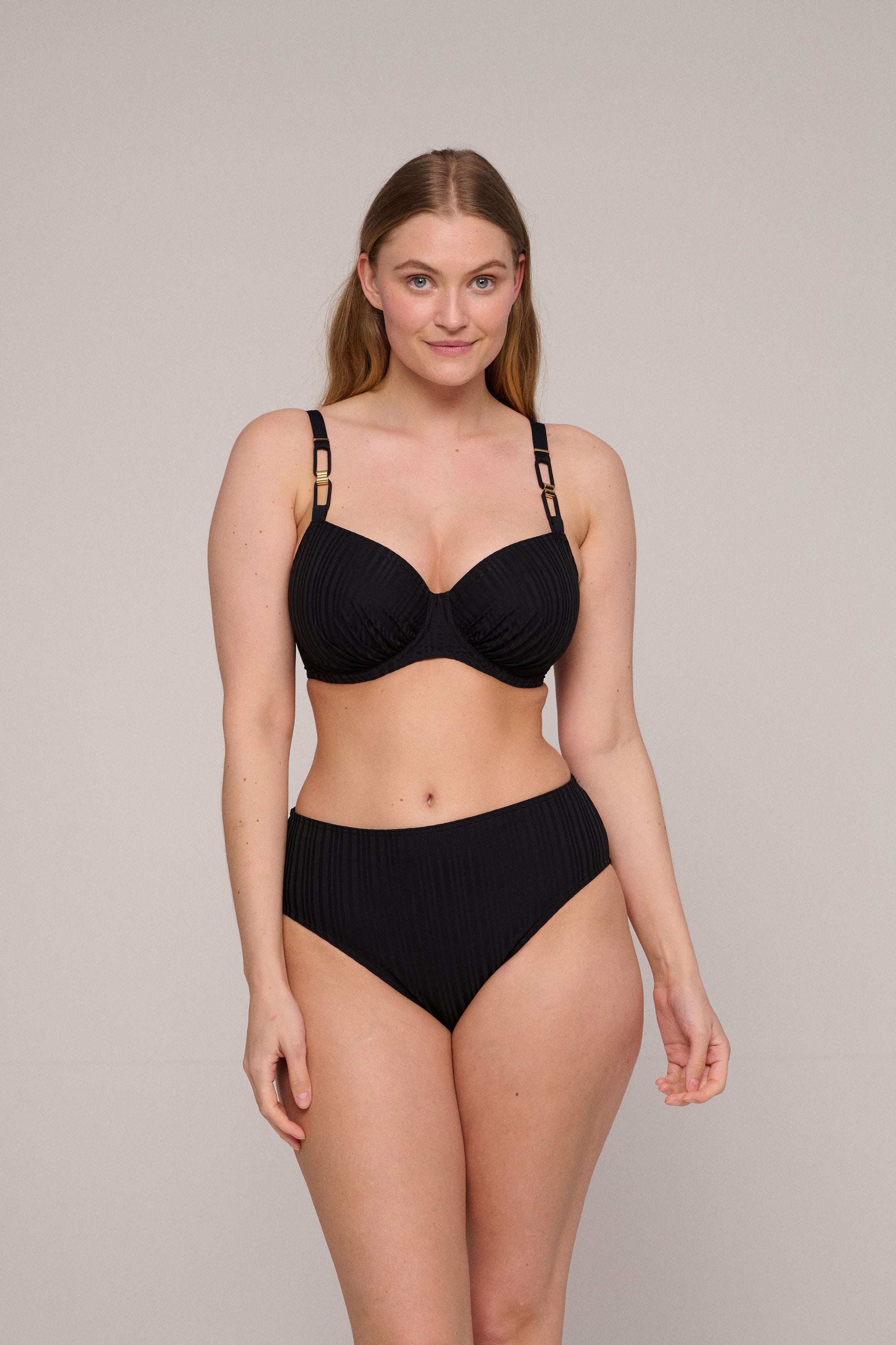 KIRUNA negro bikini copa entera