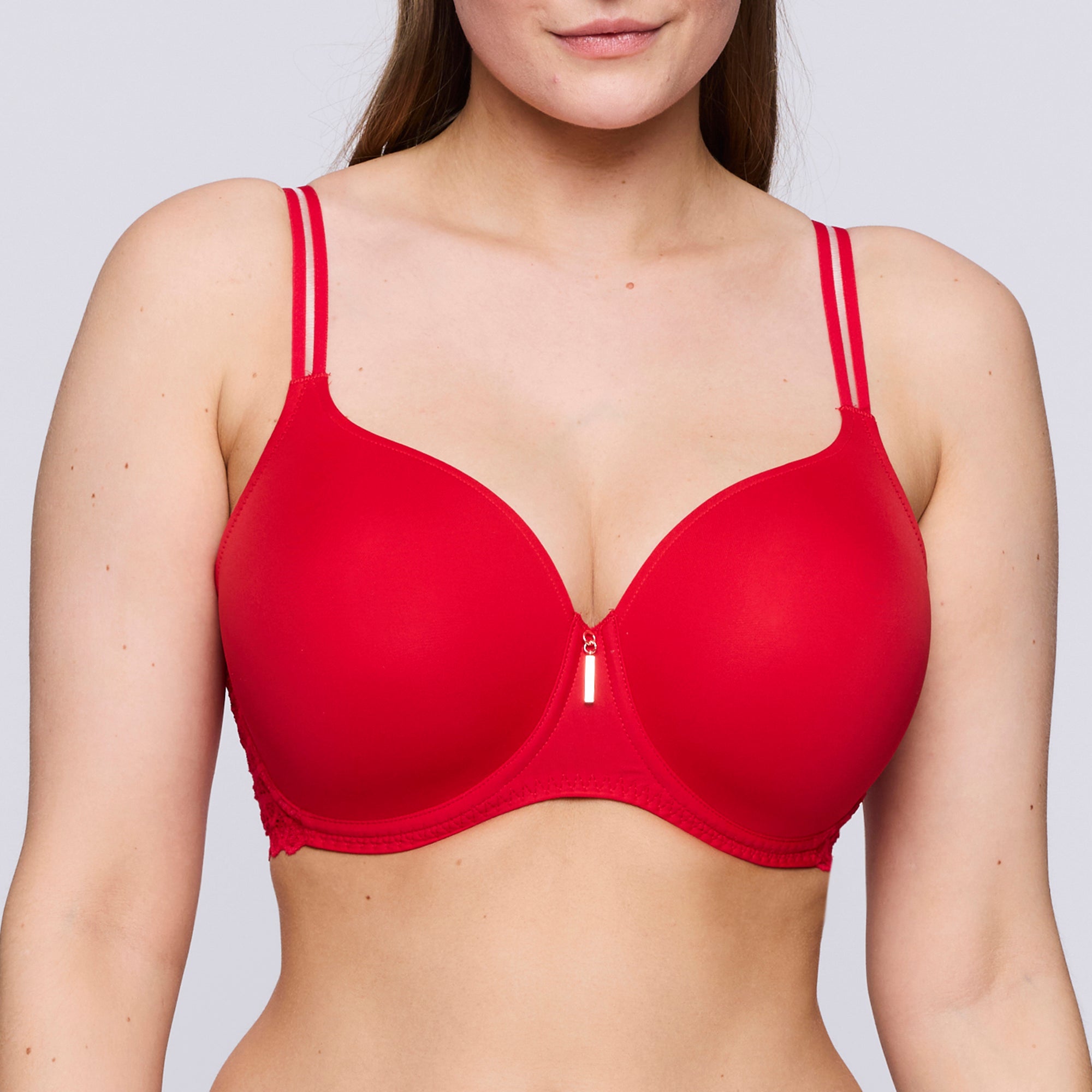 EAST END true red suj. con foam escote corazón