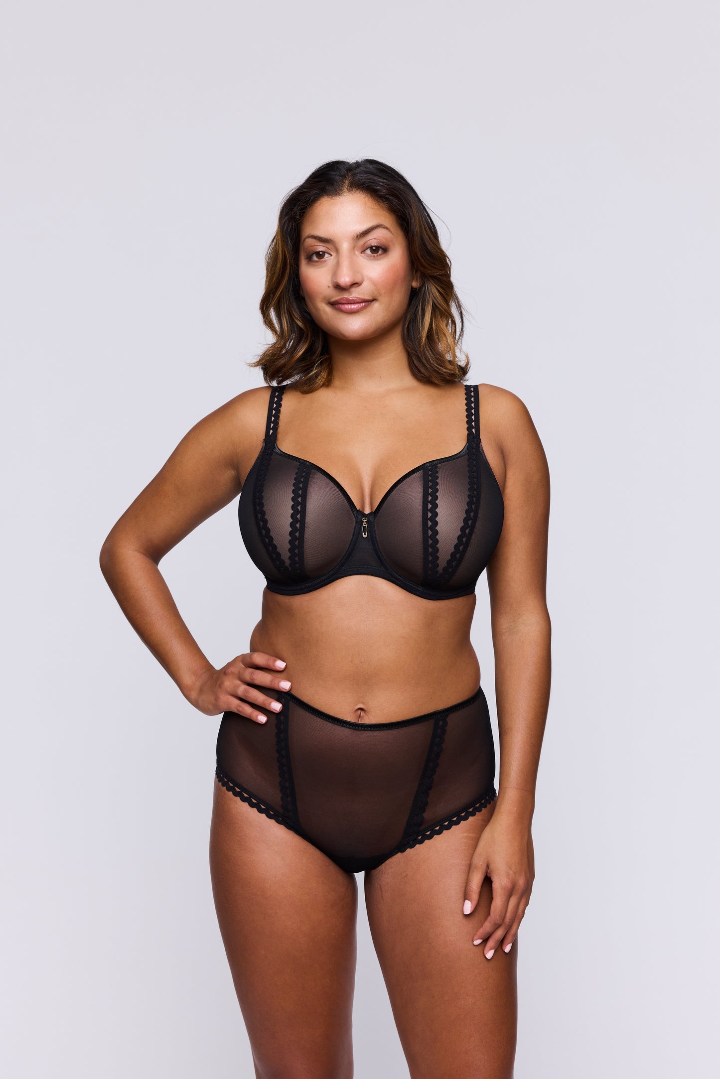 VIVGIRL negro hotpants