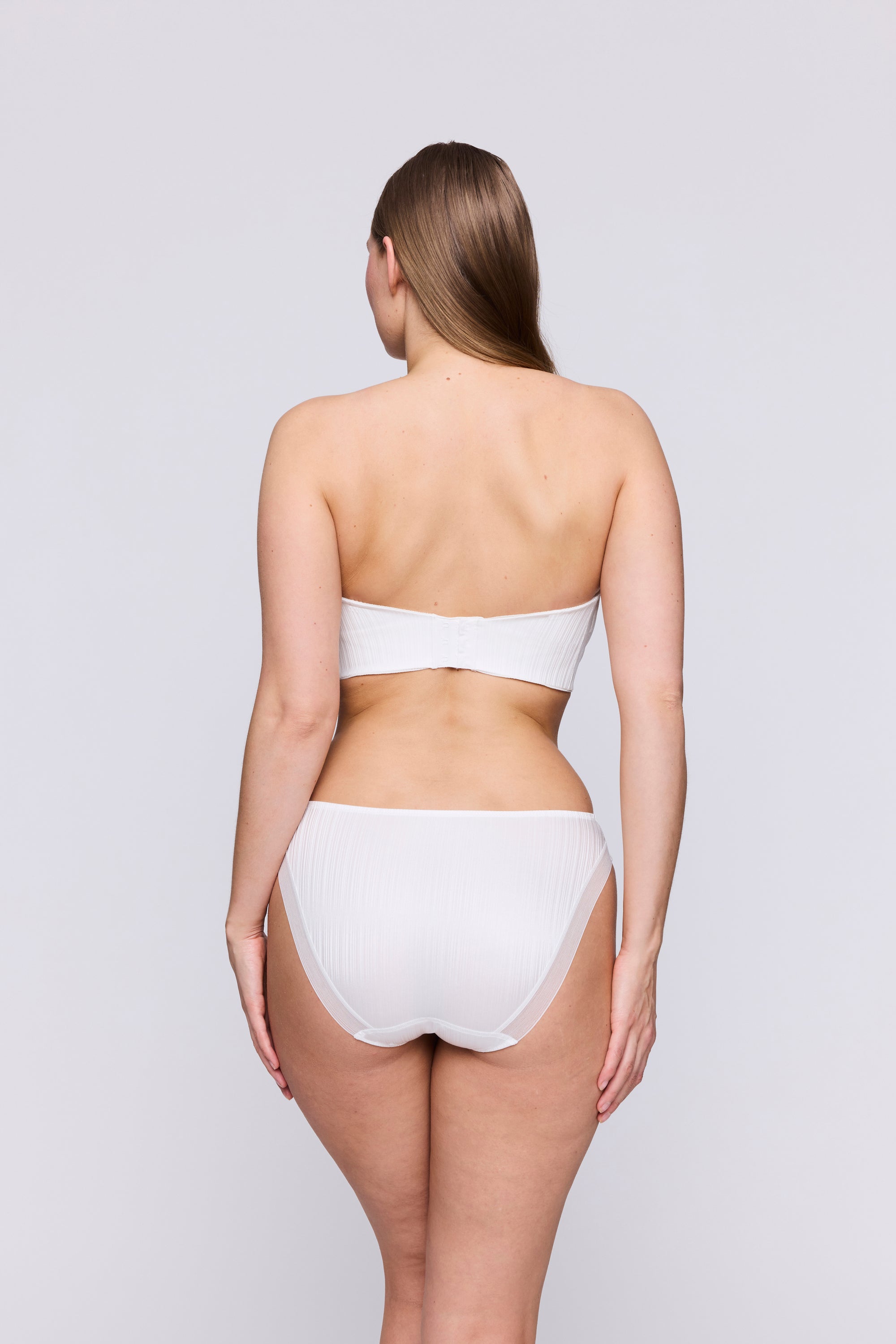 KNOKKE natural suj.preformado sin tirantes