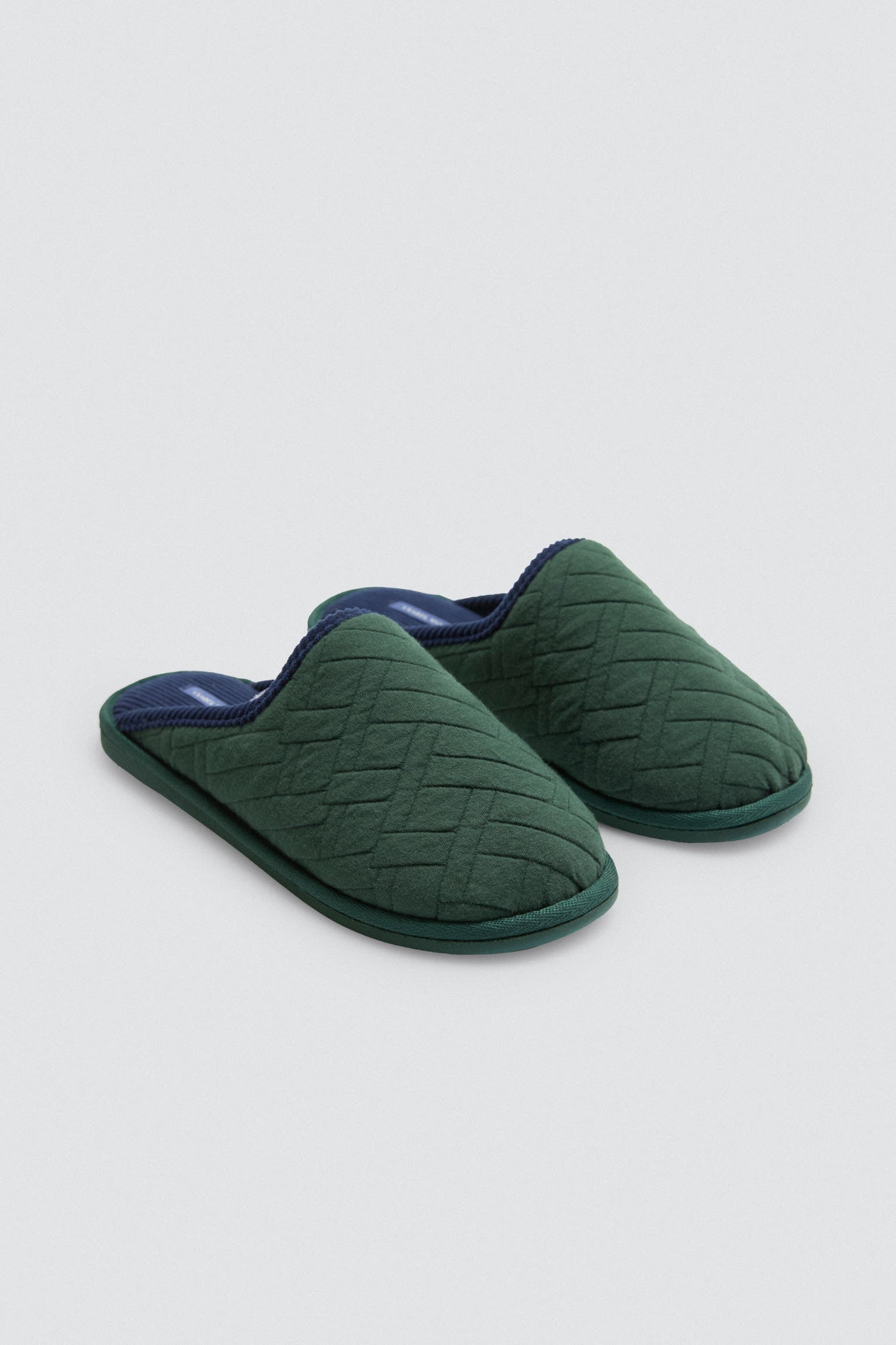 Zapatillas con textura verde