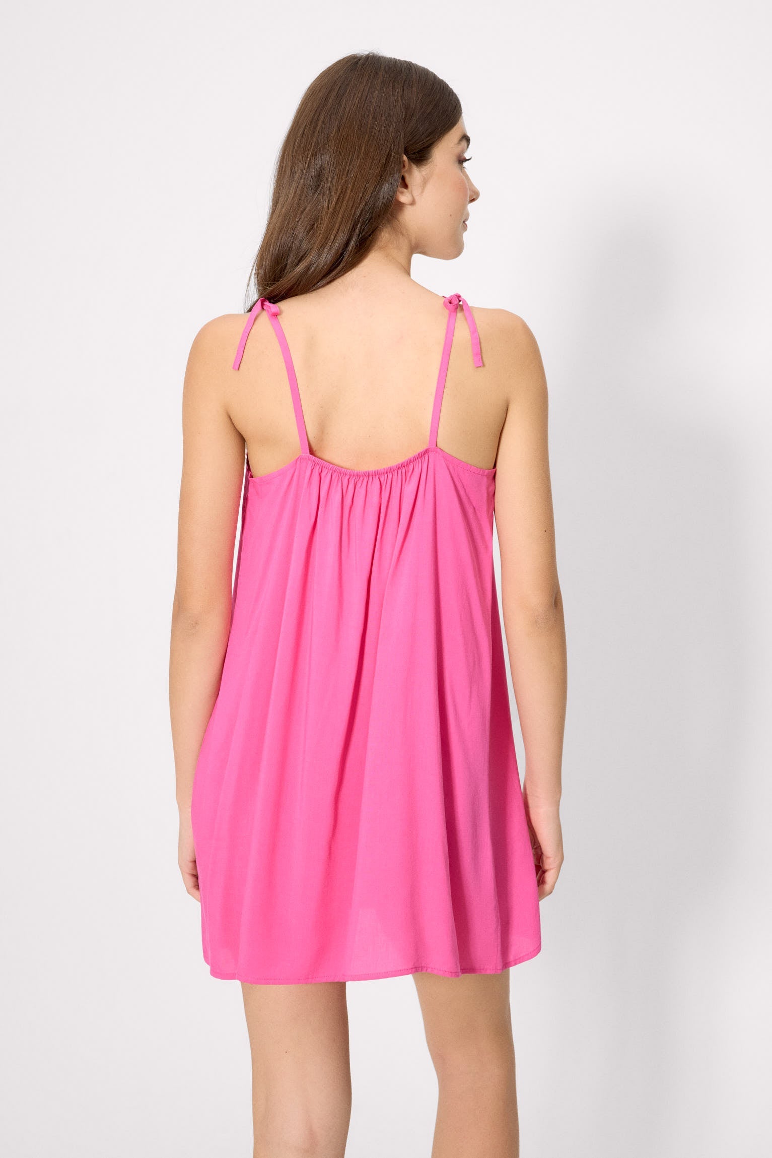 Vestido mini básico tirantes anudados rosa