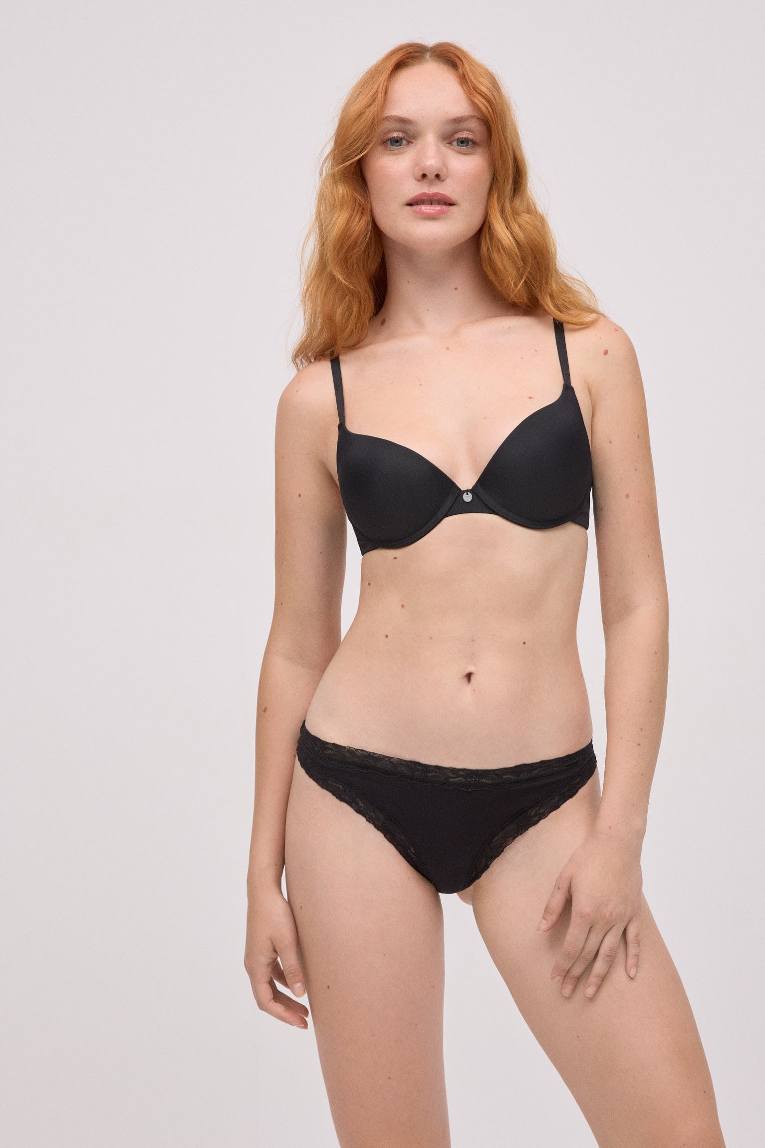 Tanga algodón detalles encaje negro
