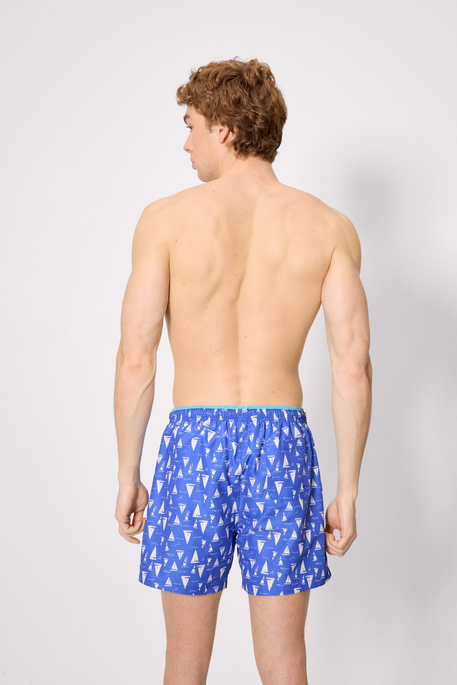 Bañador medio estampado barcos veleros azul