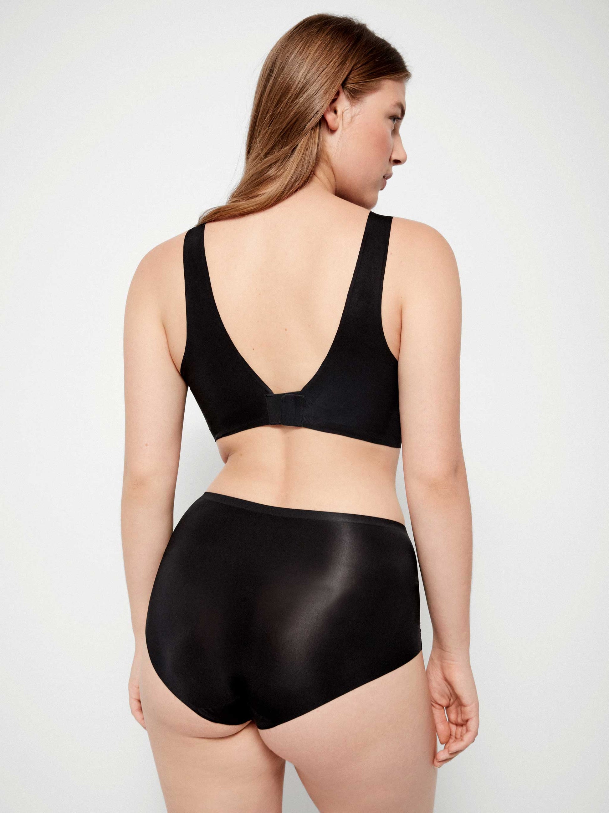 Braguita midi trasero preformado - Negro - 1/10027B