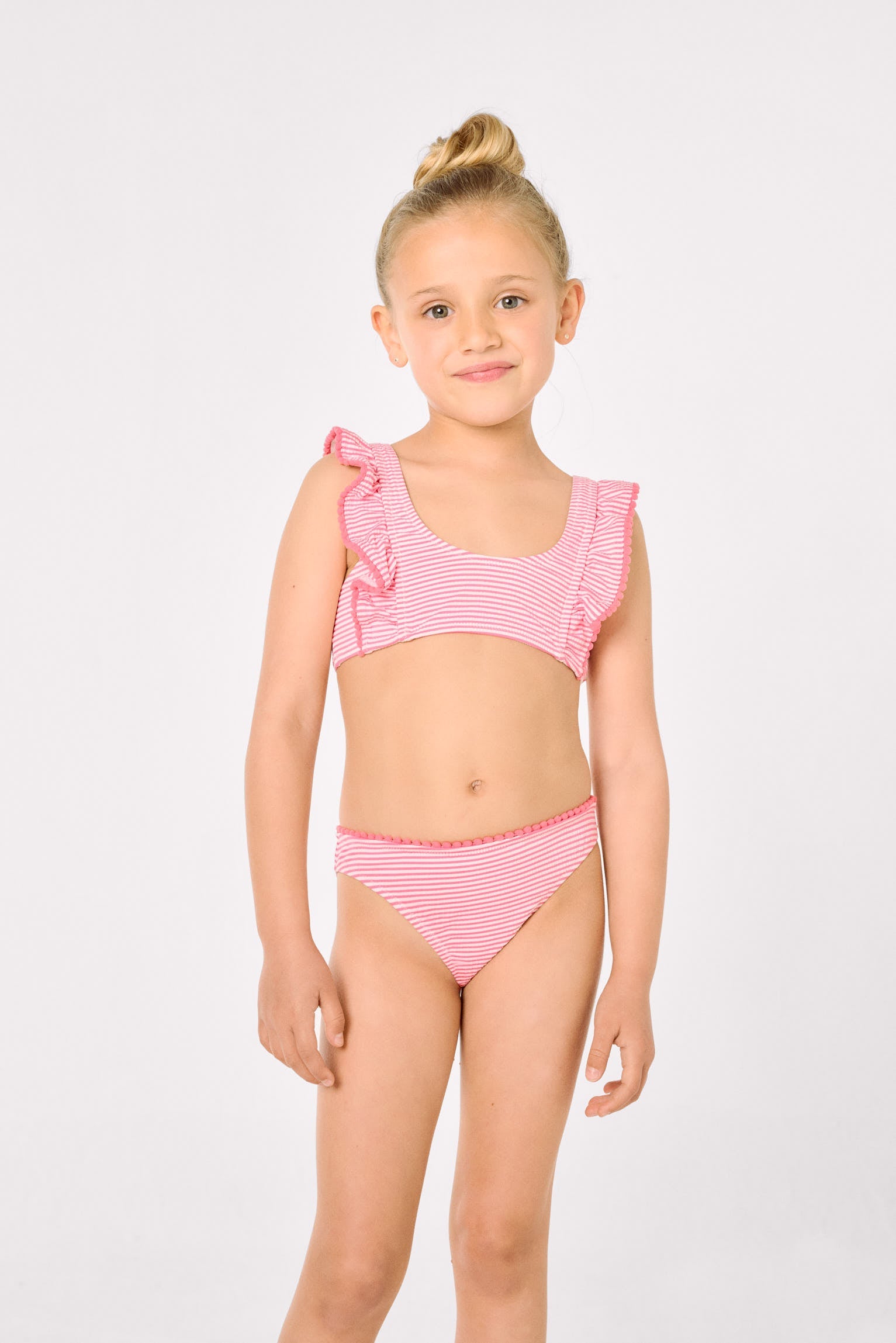 Bikini niña detalle volantes estampado rayas