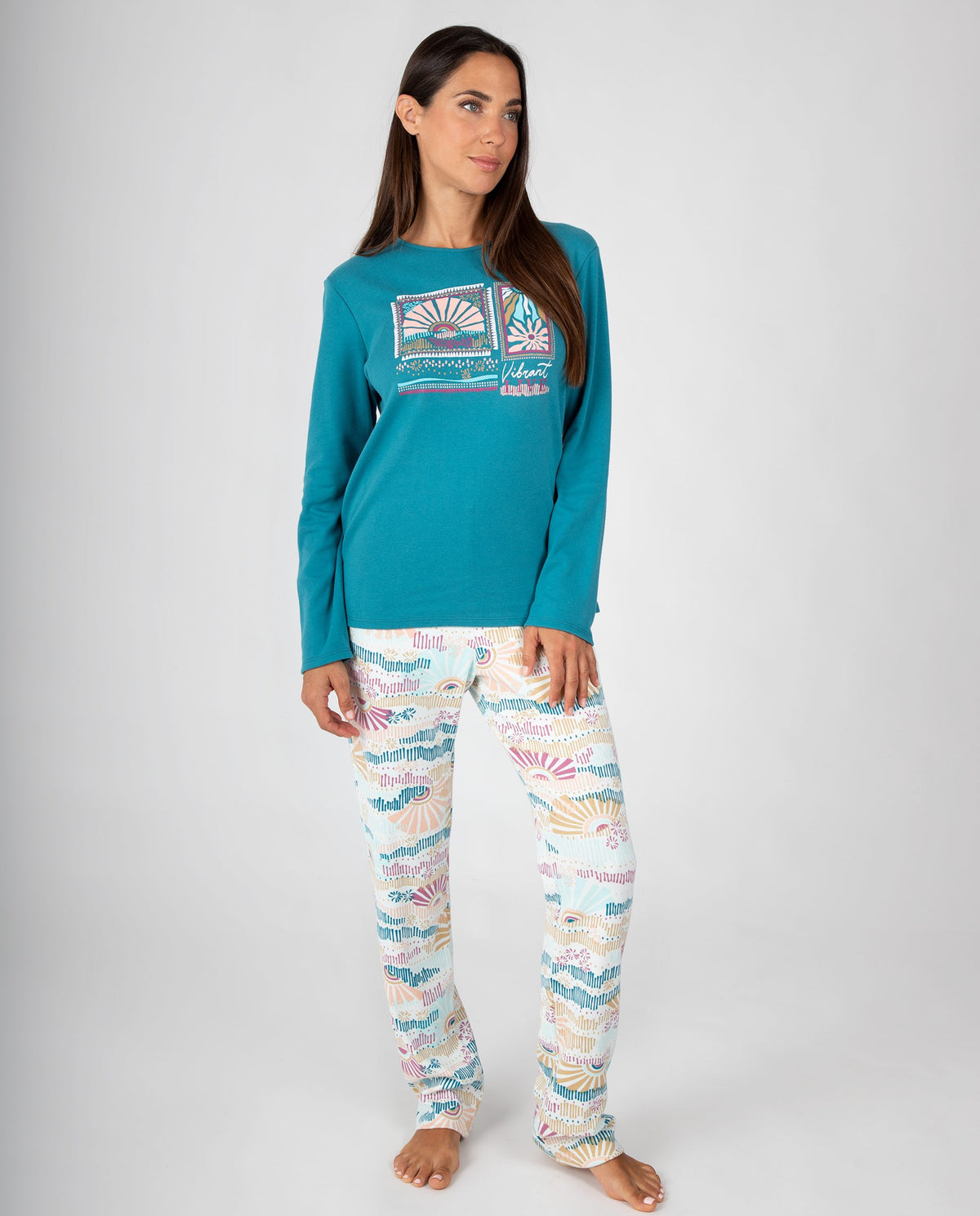 Pijama de mujer de manga larga con estampado frontal y pantalón largo estampado