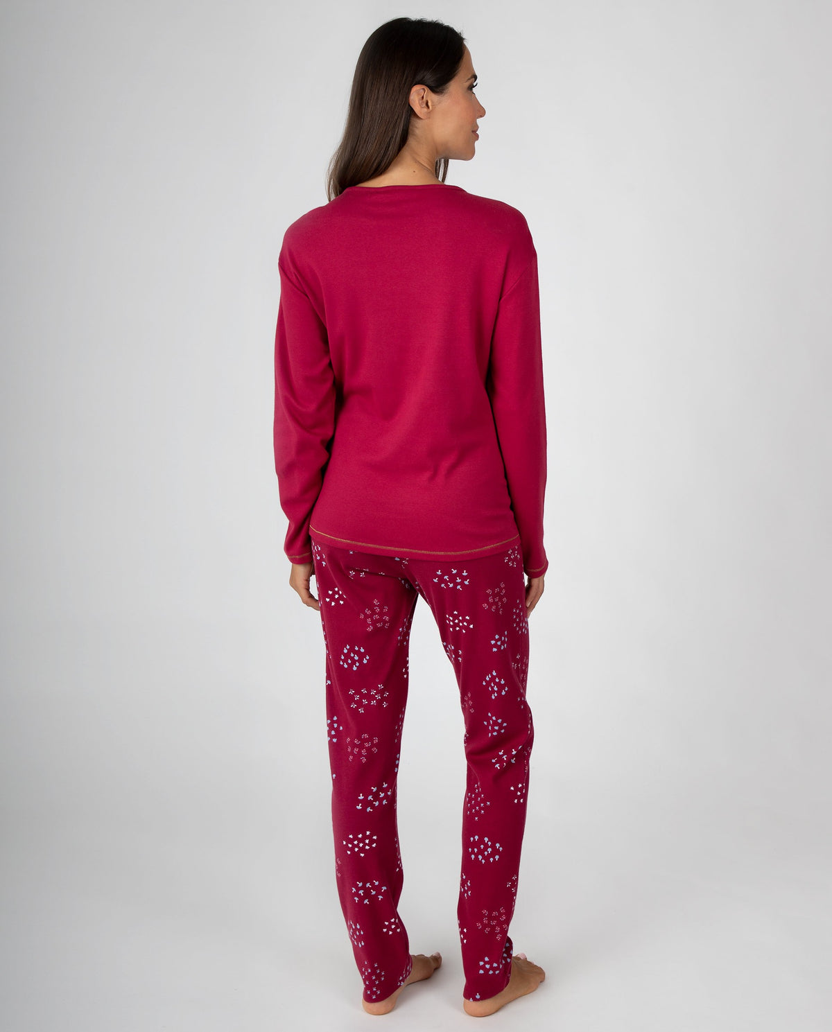 Pijama de mujer de manga larga con tapeta de botones y pantalón largo estampado