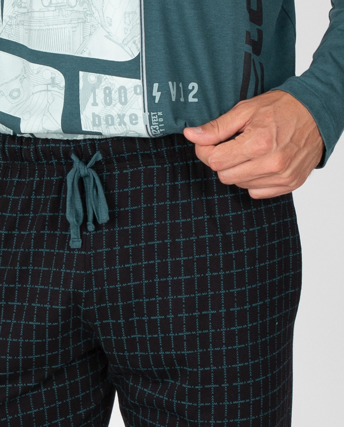 Pijama de hombre con camiseta estampada y pantalón de cuadros con bolsillos