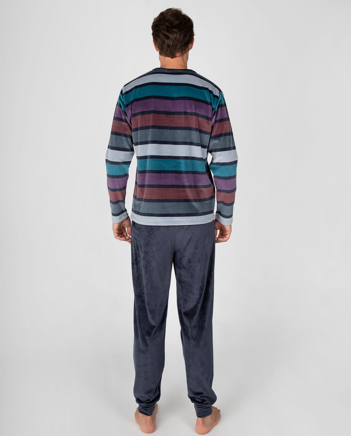 Pijama largo de hombre con camiseta de rayas multicolor y pantalón con puños