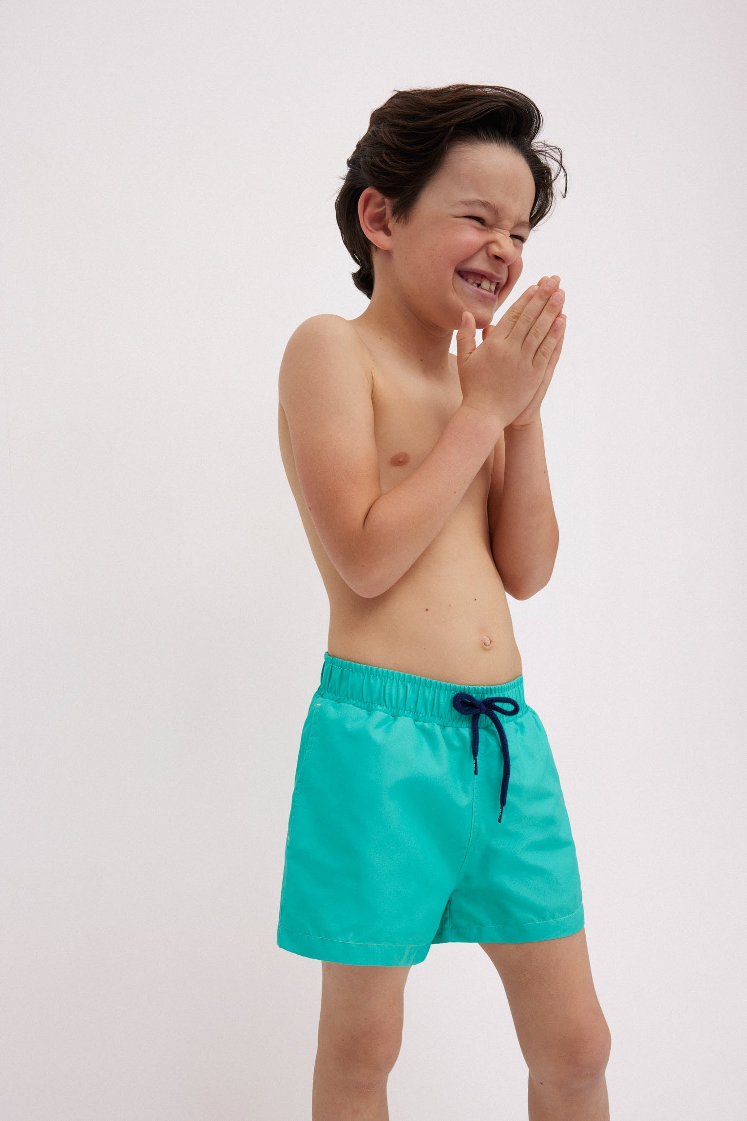 Bañador niño corto liso verde