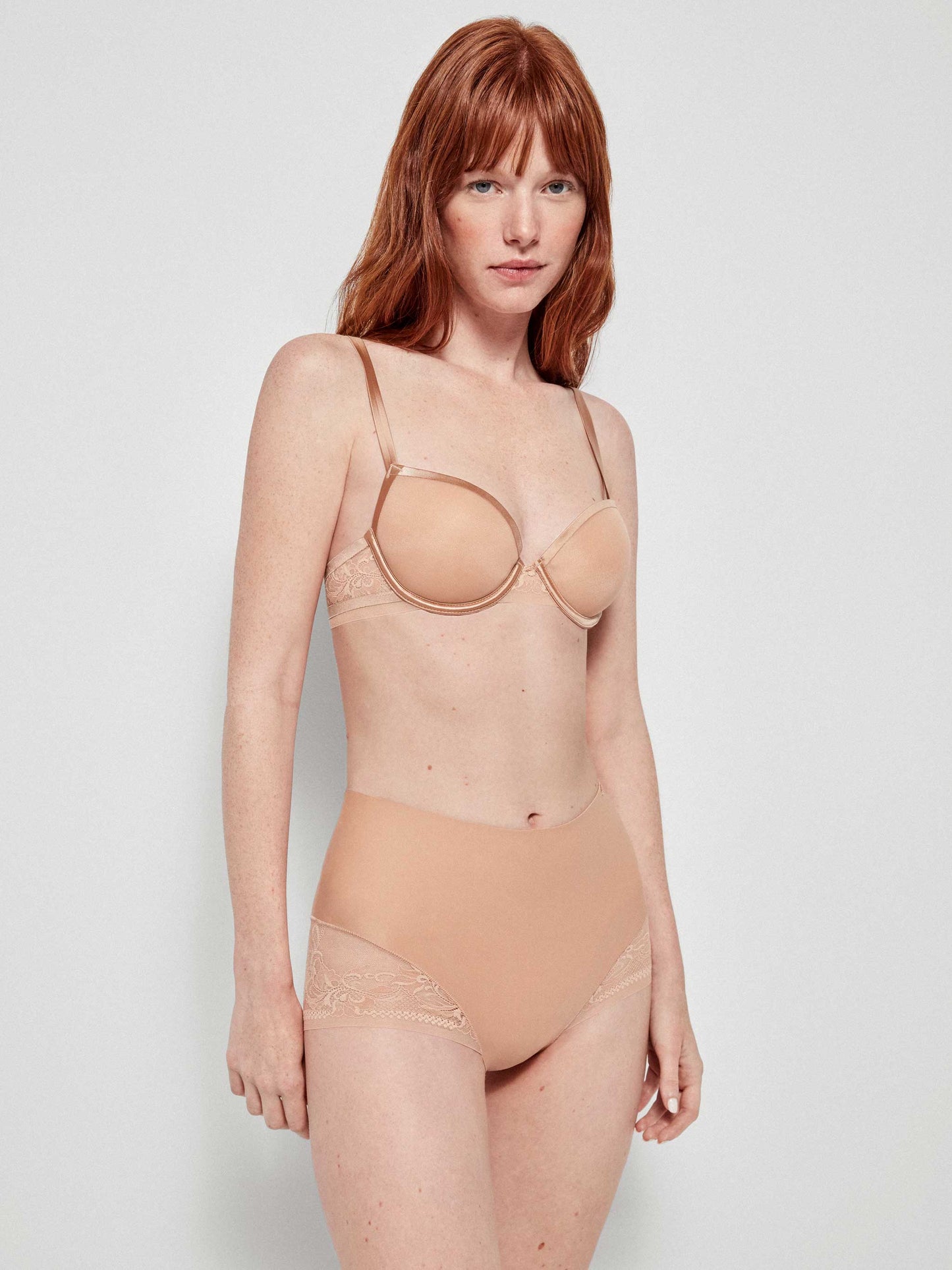 Braguita alta efecto envolvente - Piel - 1/10020B