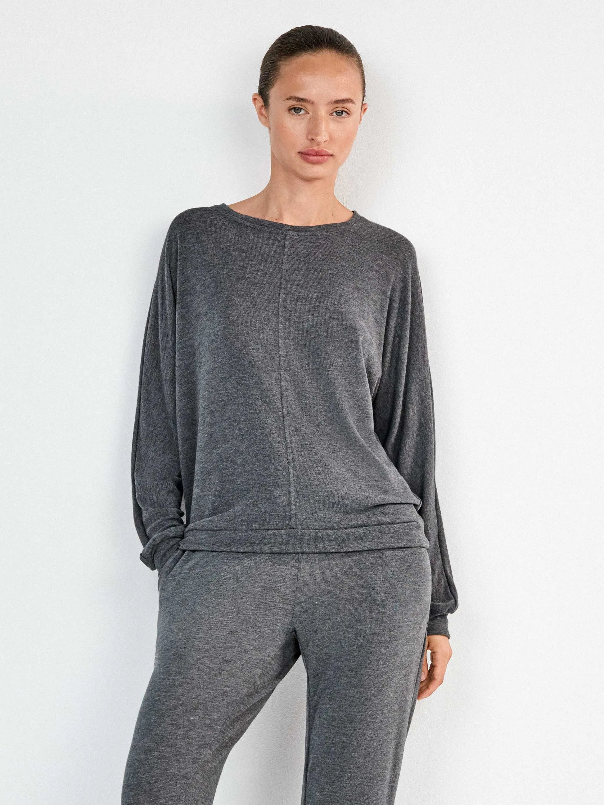 Pijama largo de punto con pantalón jogger