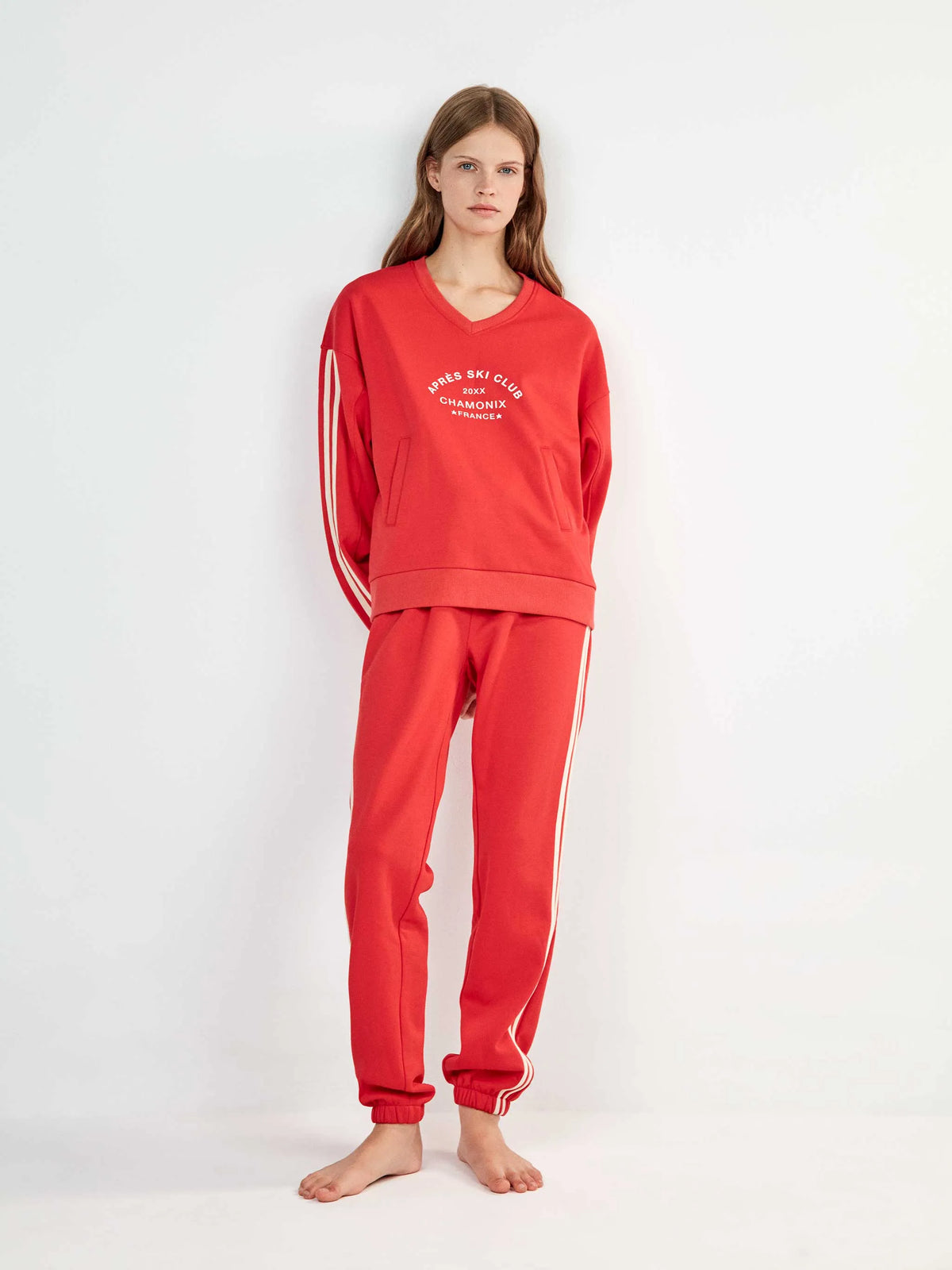 Pijama sport con lettering 'ski club chamonix'