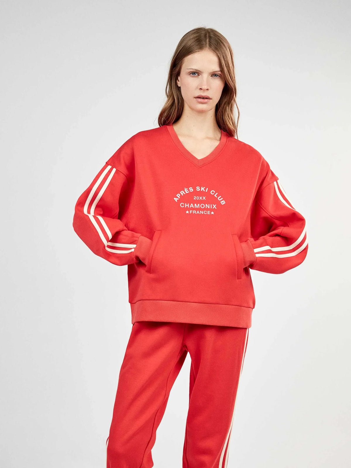 Pijama sport con lettering 'ski club chamonix'