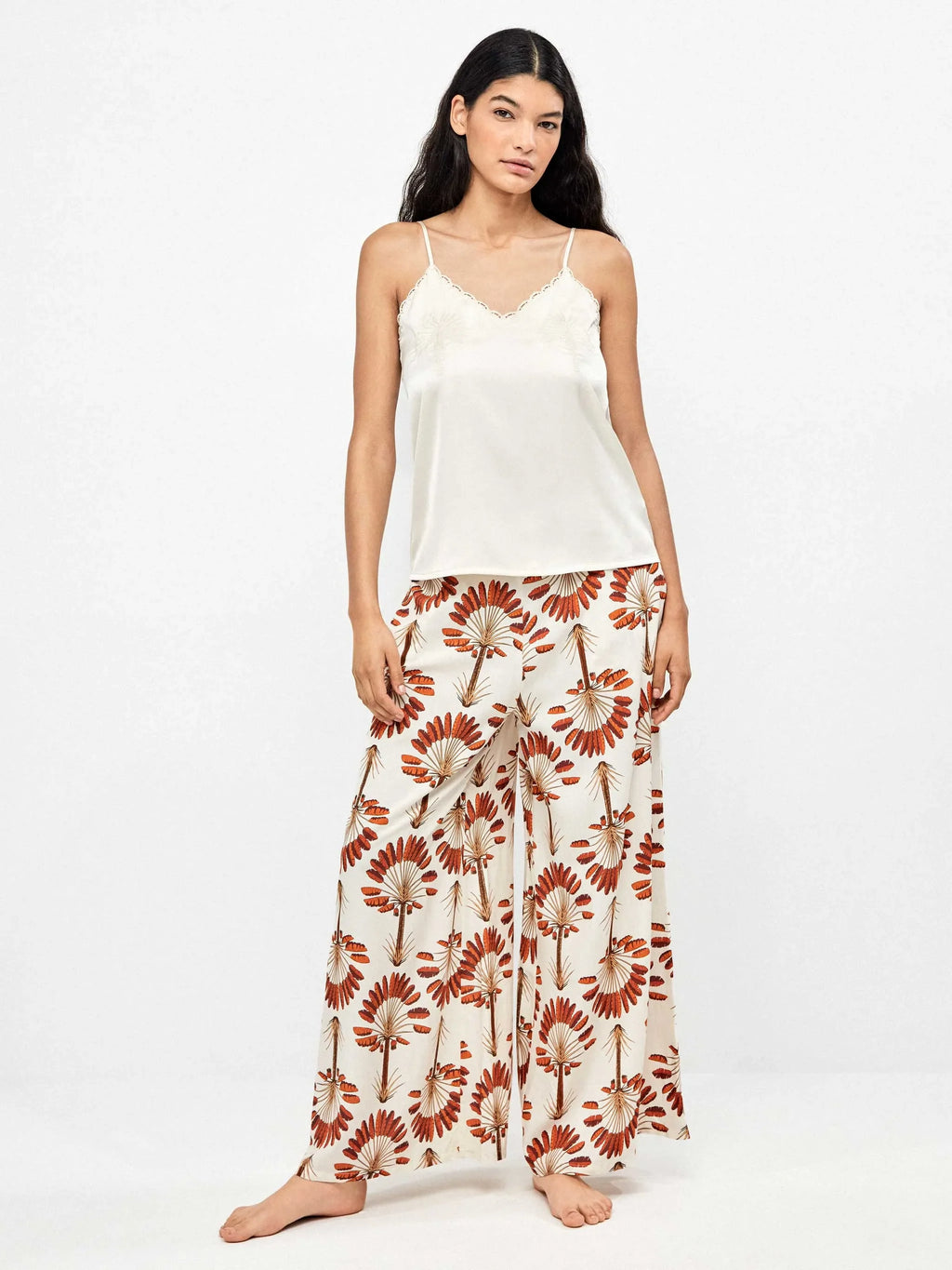 Camiseta tirantes detalle palmeras