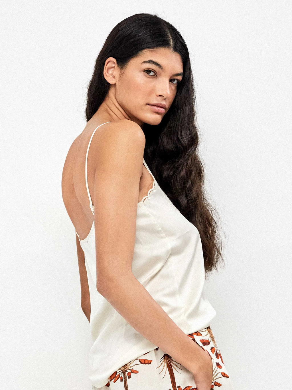 Camiseta tirantes detalle palmeras