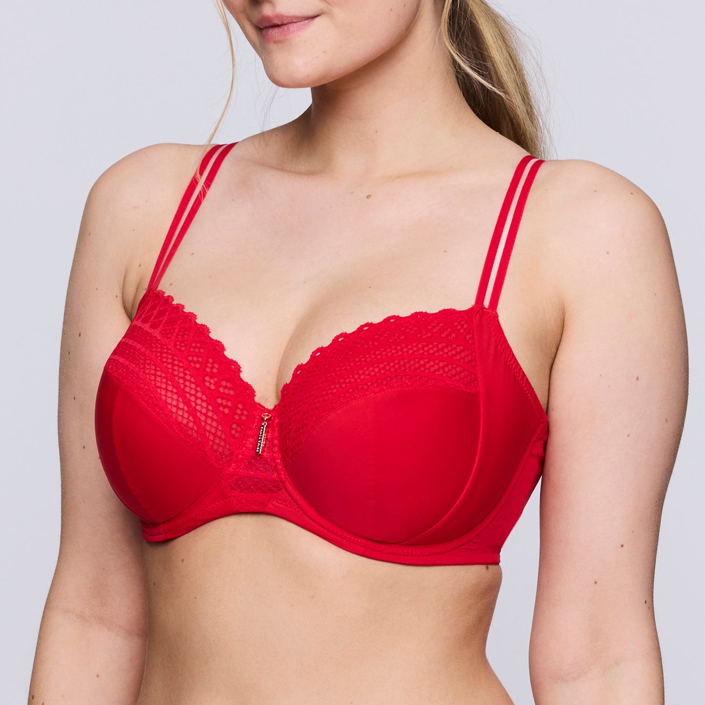 EAST END true red sujetador copa entera
