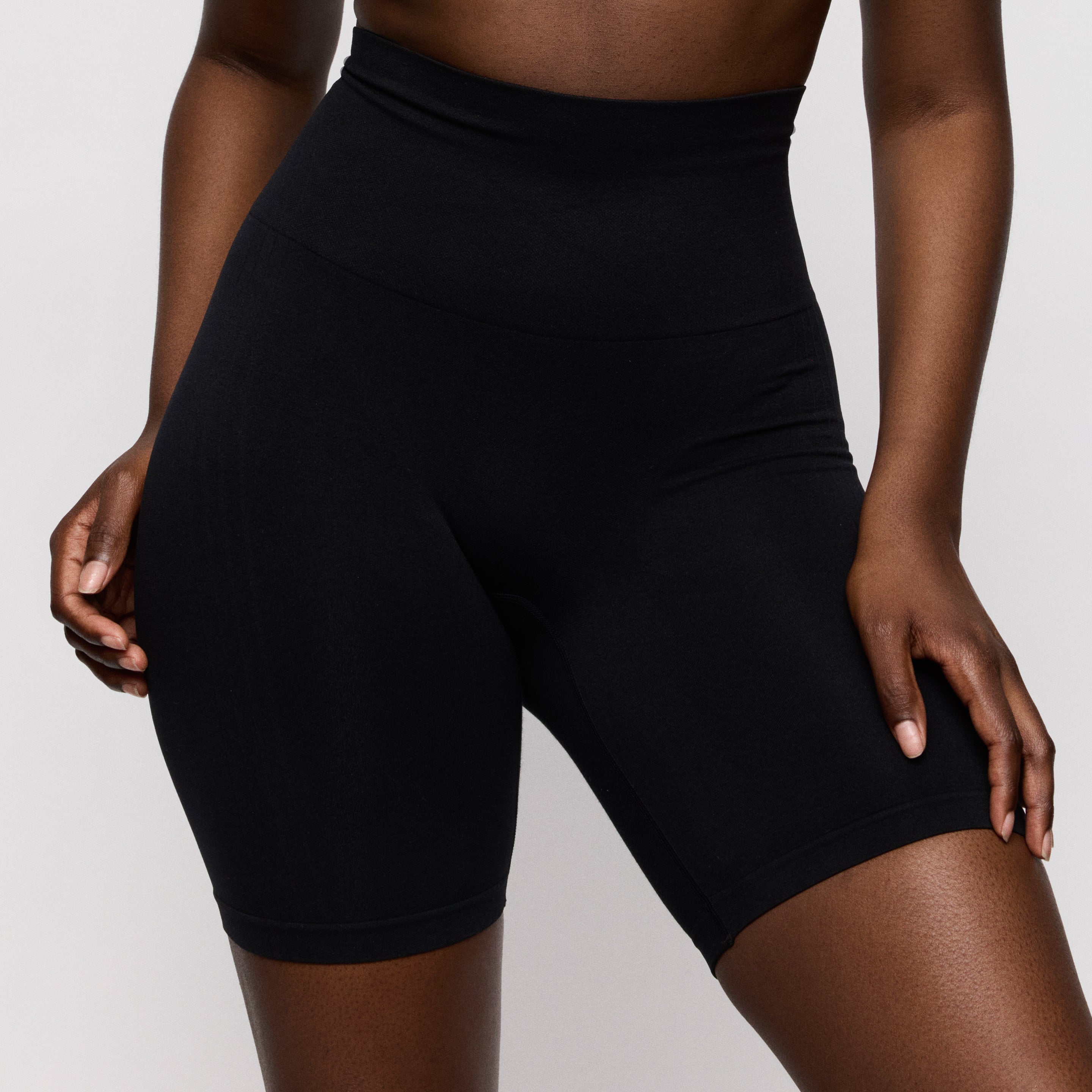 NUDDA negro braga modeladora con pierna
