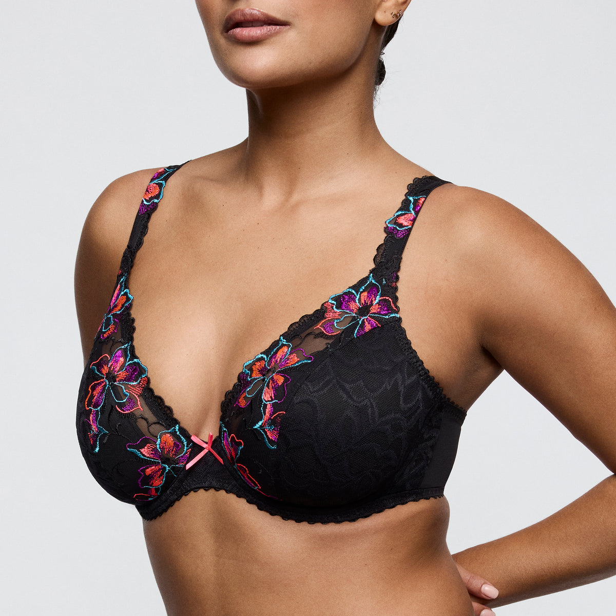 MIYARA Floral Eclipse suj. escote prof medio relleno