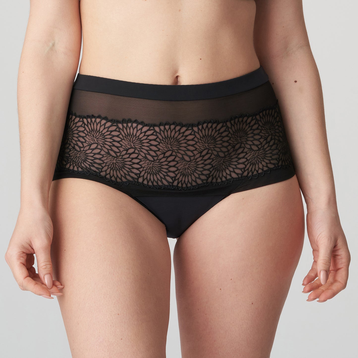 SOPHORA negro hotpants