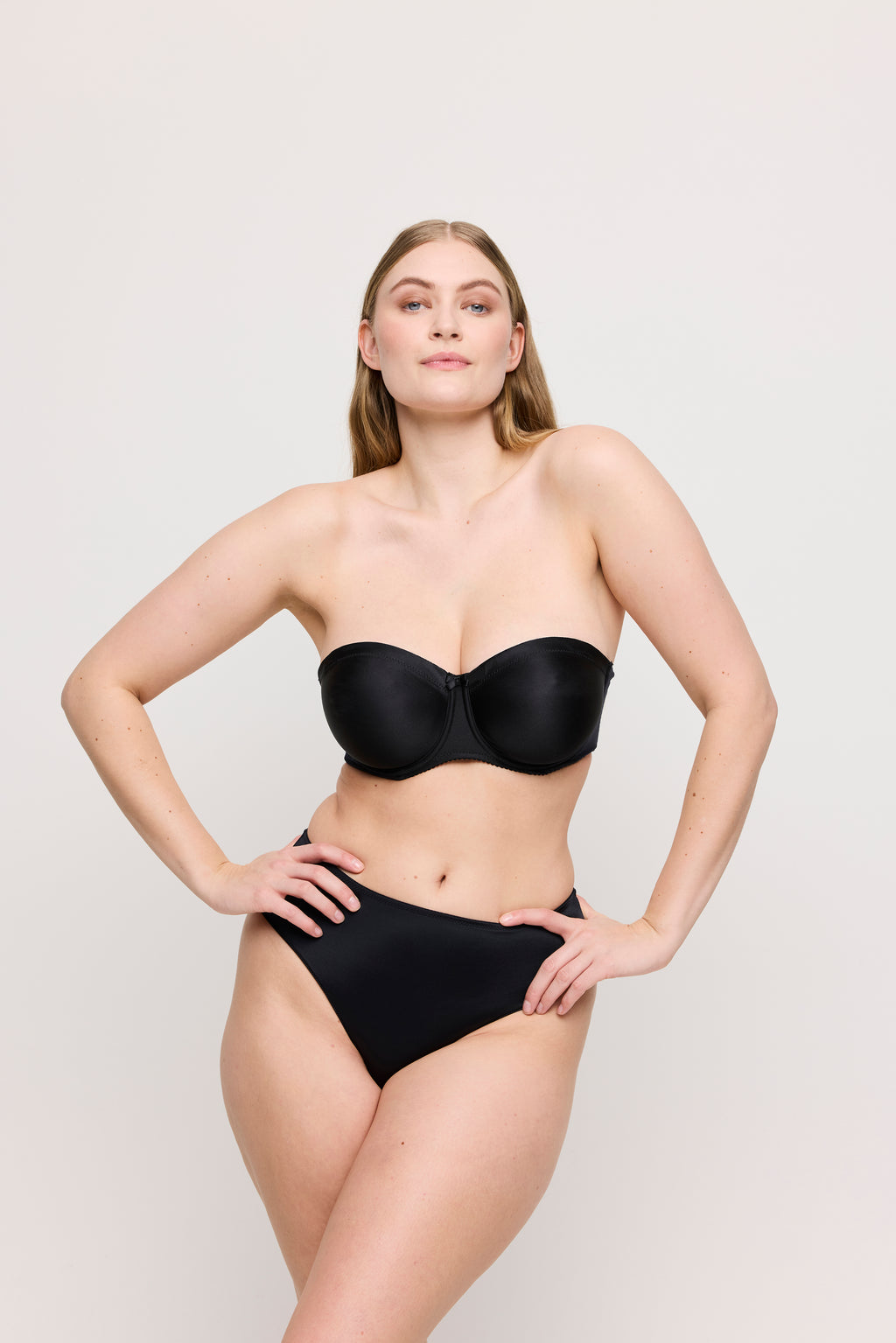 SATIN negro braga alta