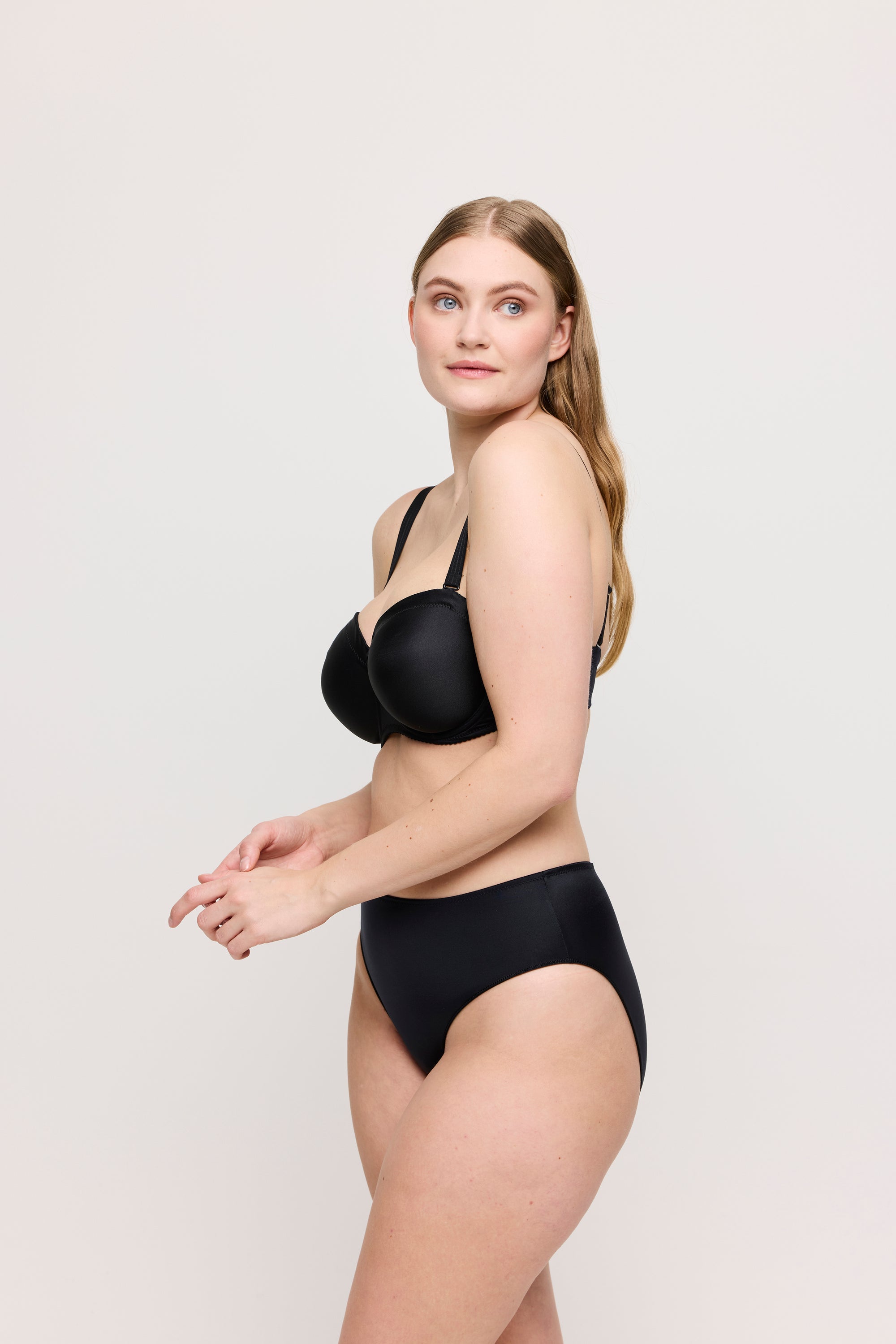 SATIN negro braga alta