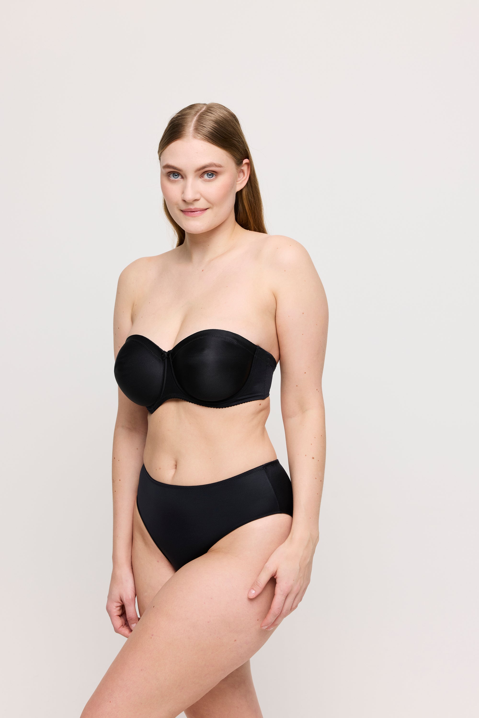 SATIN negro braga alta