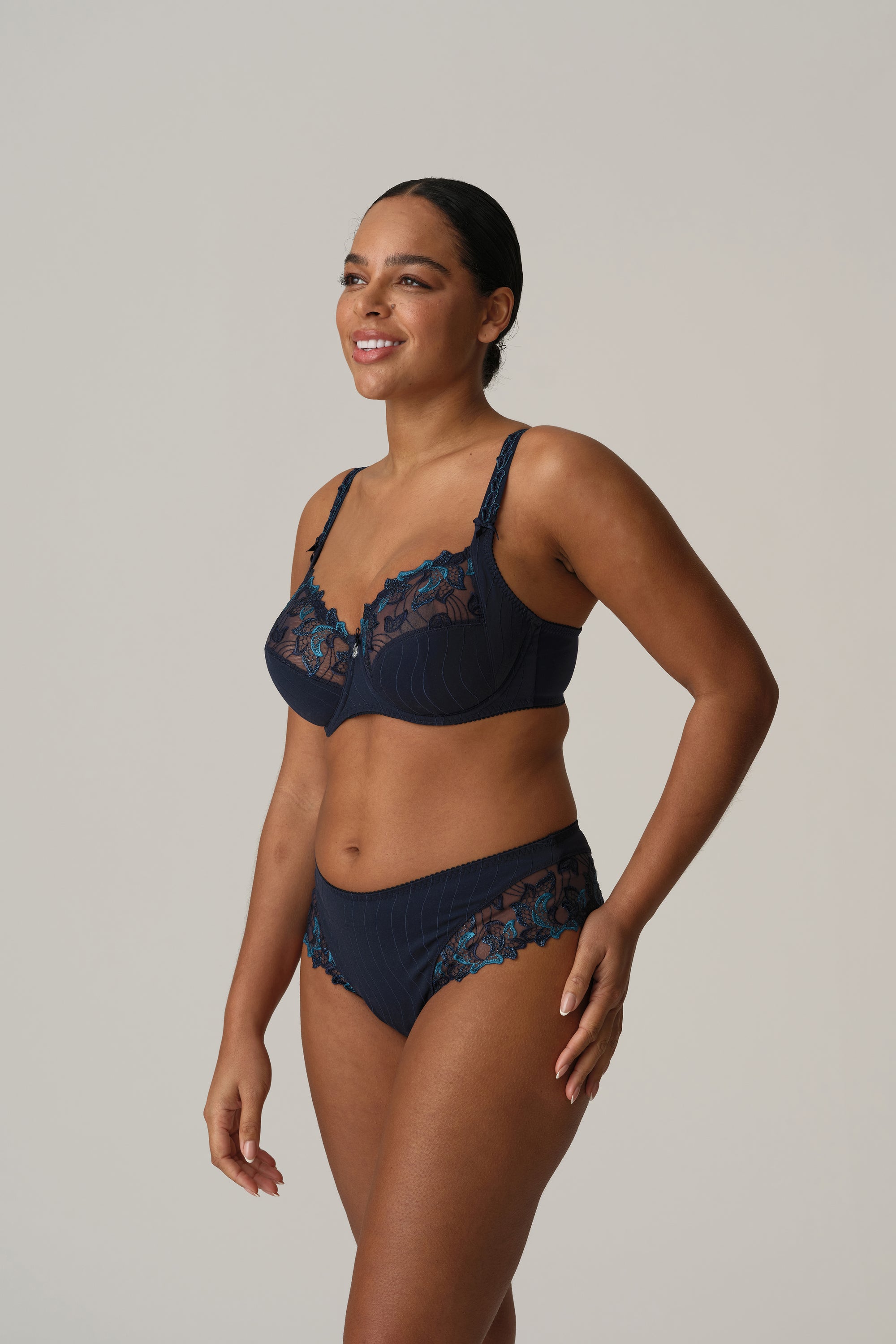 DEAUVILLE velvet blue tanga de lujo