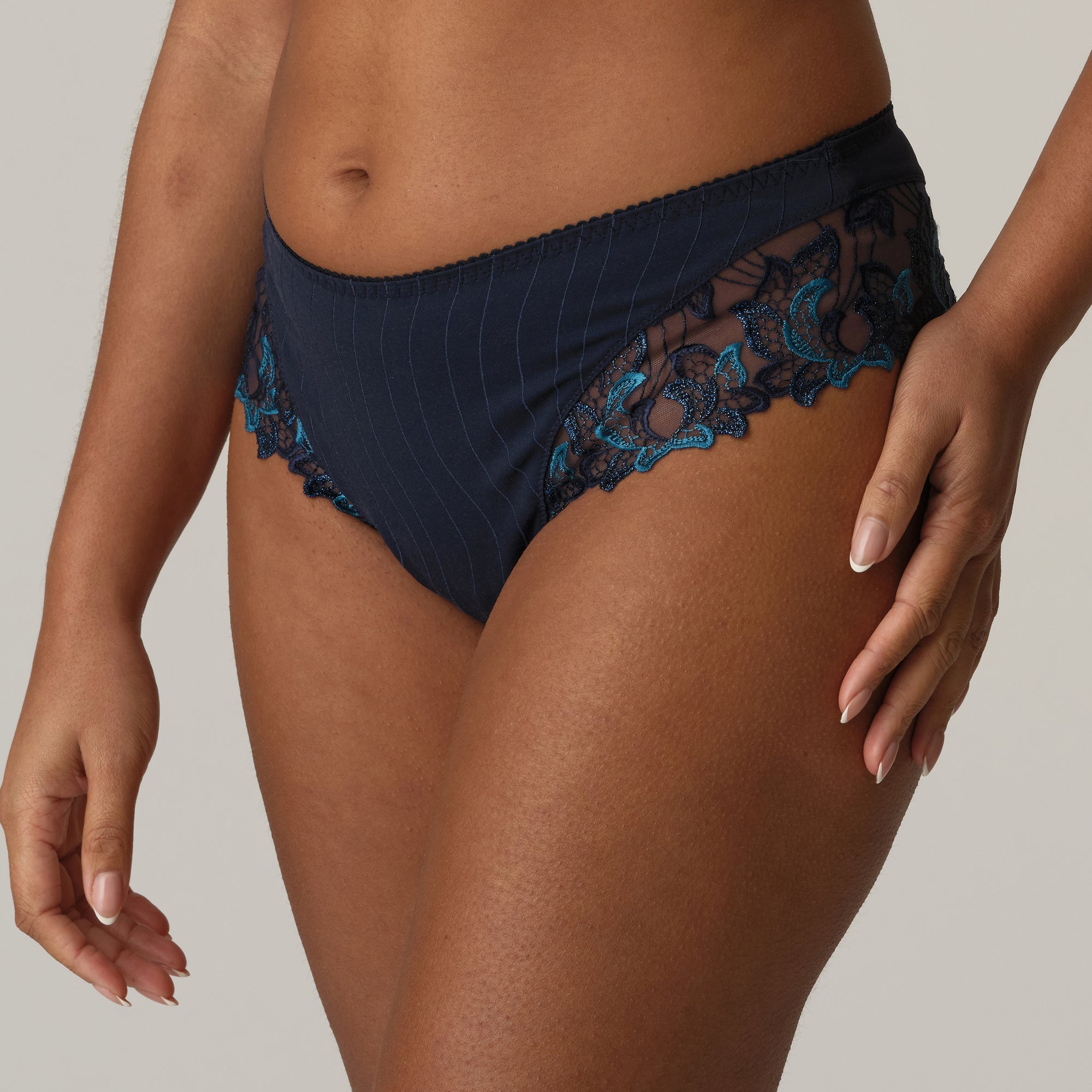 DEAUVILLE velvet blue tanga de lujo