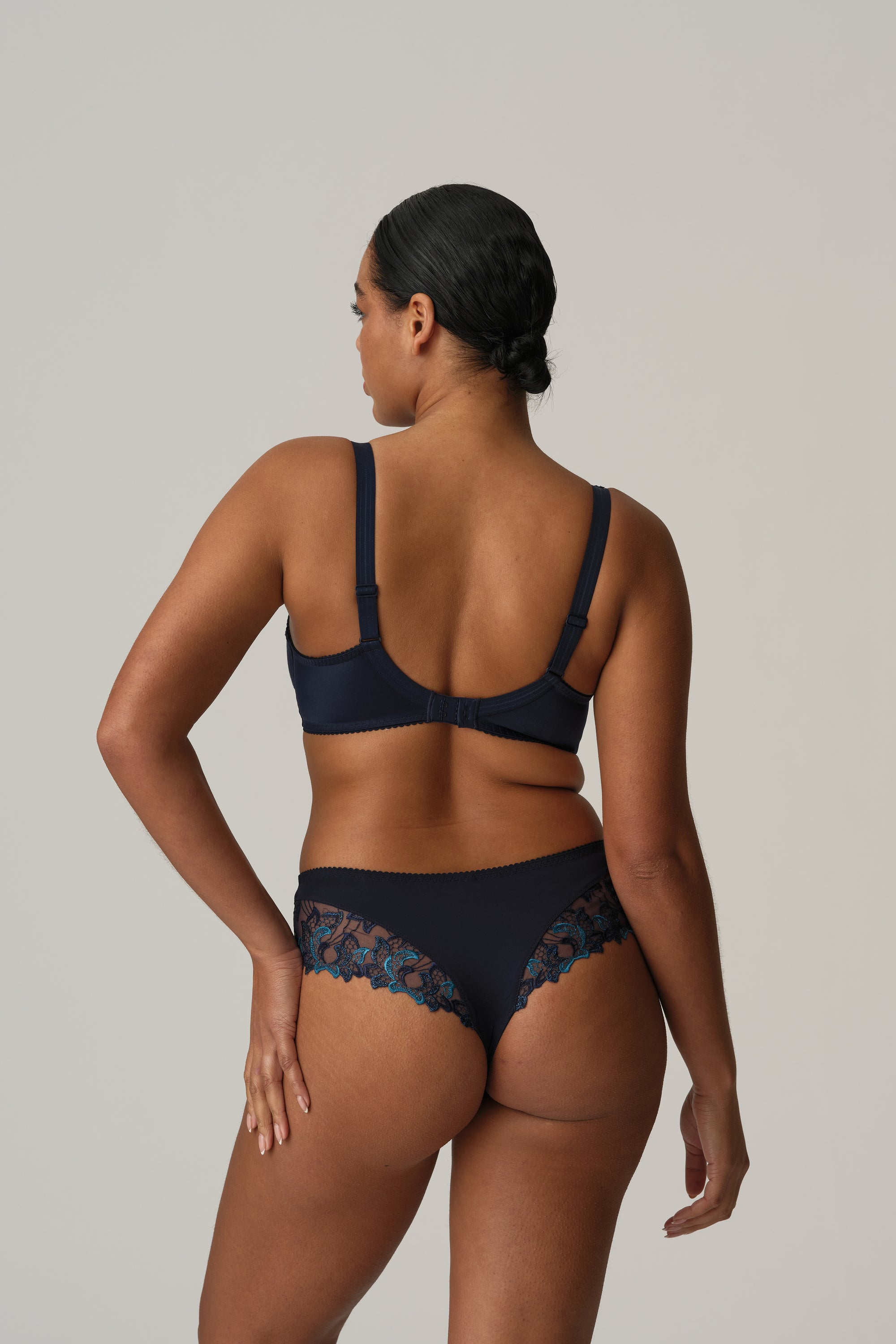 DEAUVILLE velvet blue tanga de lujo