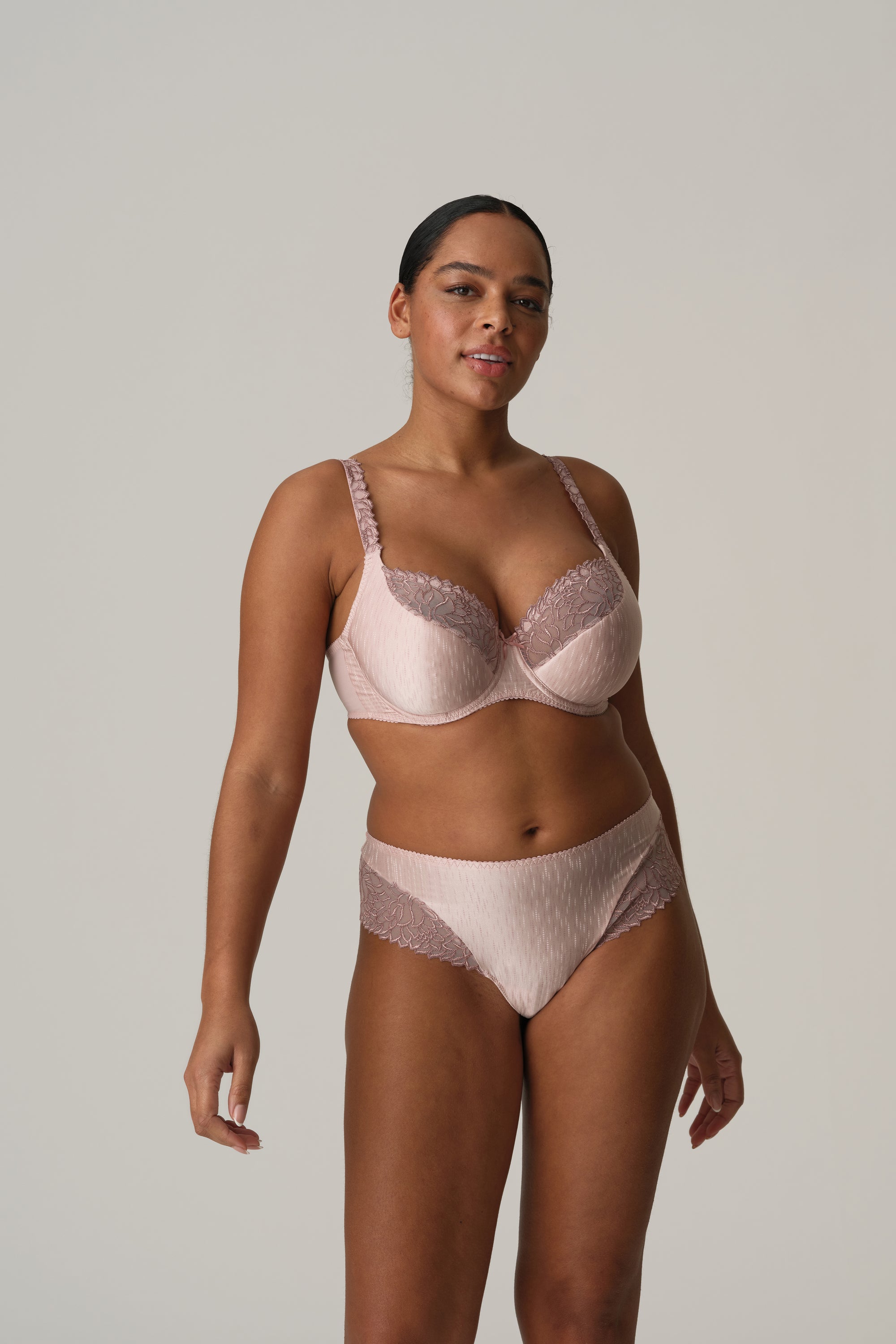 MONTERREY Vintage Pink tanga de lujo