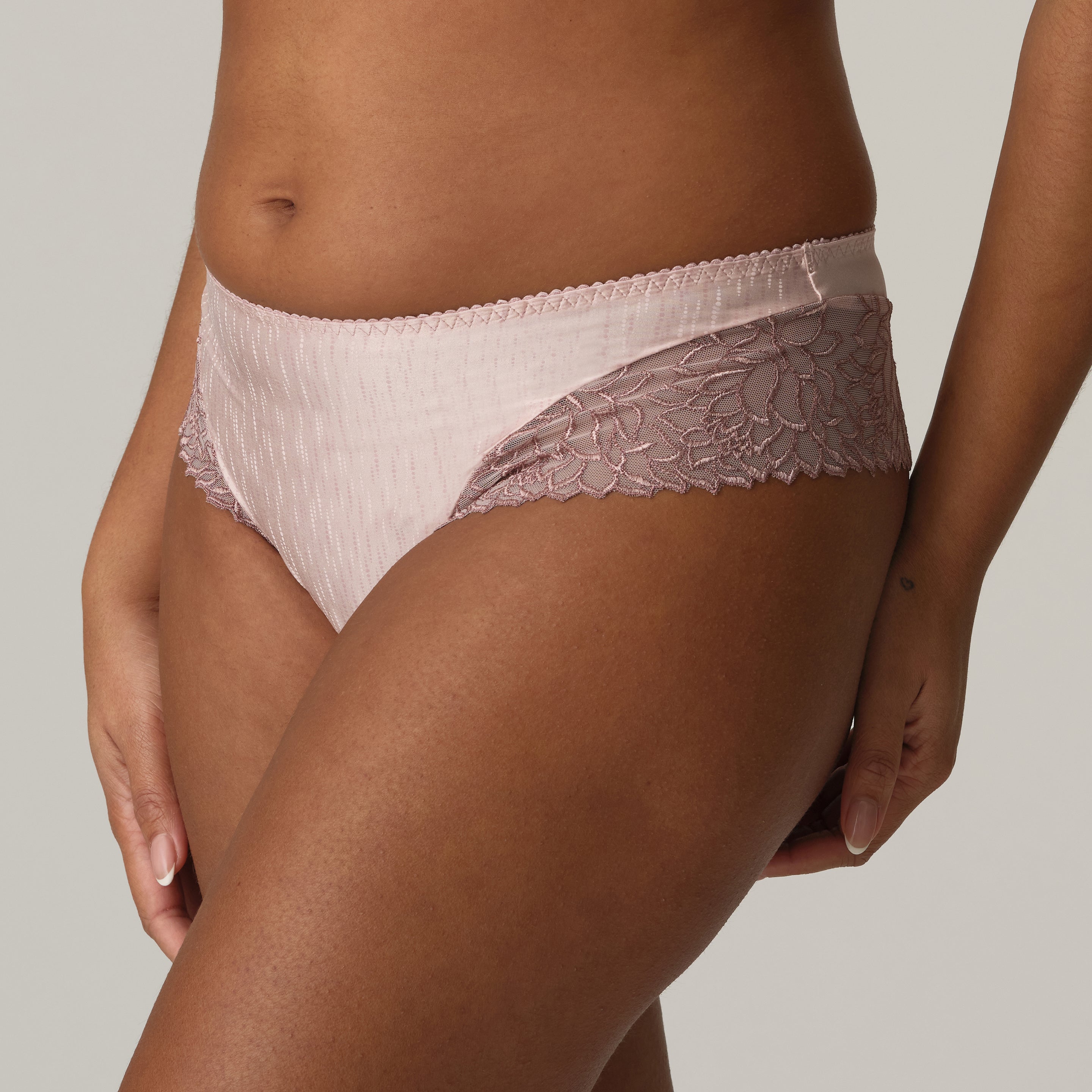 MONTERREY Vintage Pink tanga de lujo