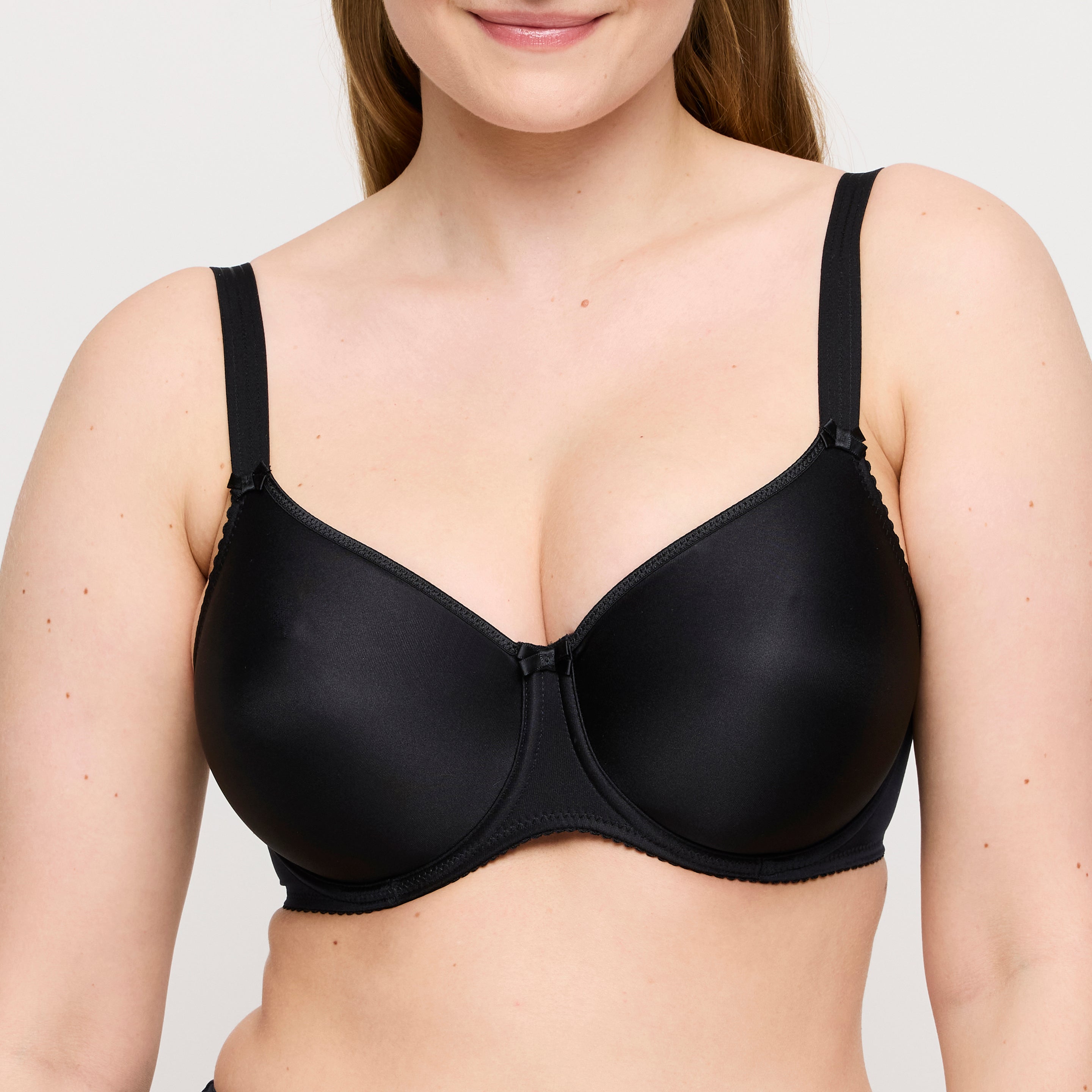 SATIN negro suj. preformado copa entera