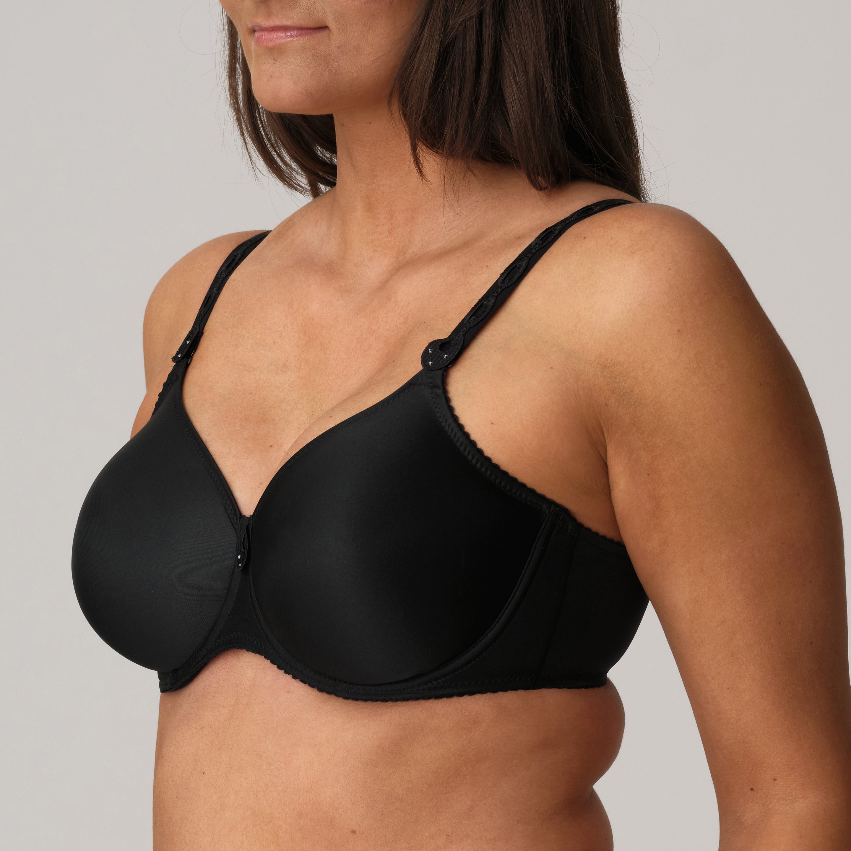 SATIN negro suj. preformado copa entera