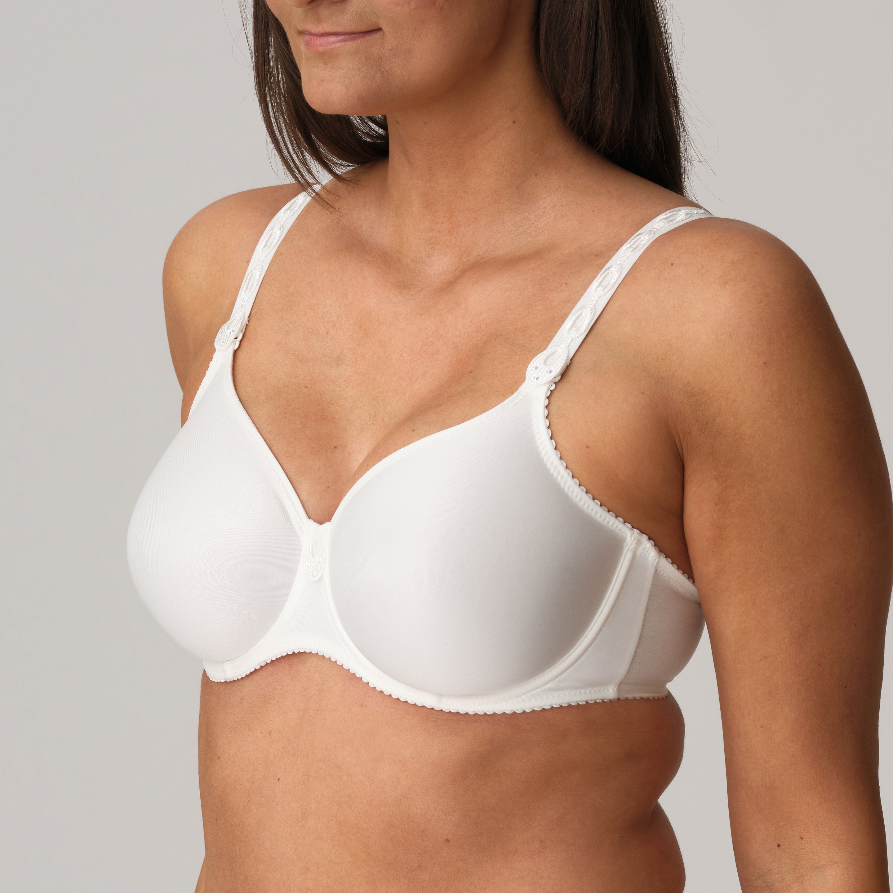 SATIN natural suj. preformado copa entera