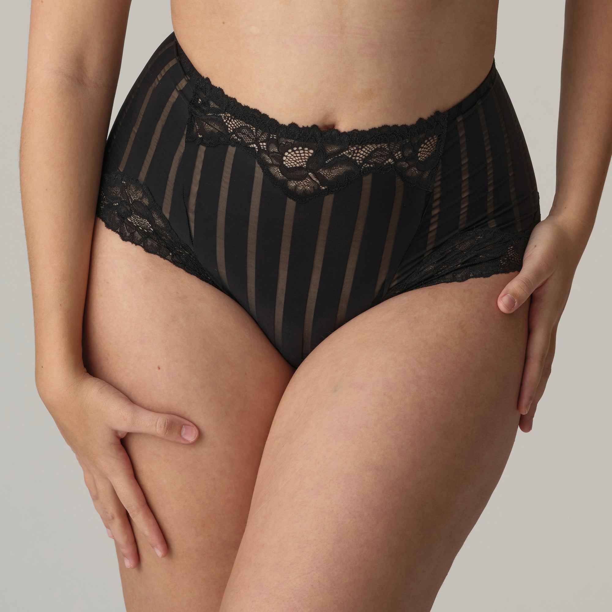 MALDIVES negro hotpants