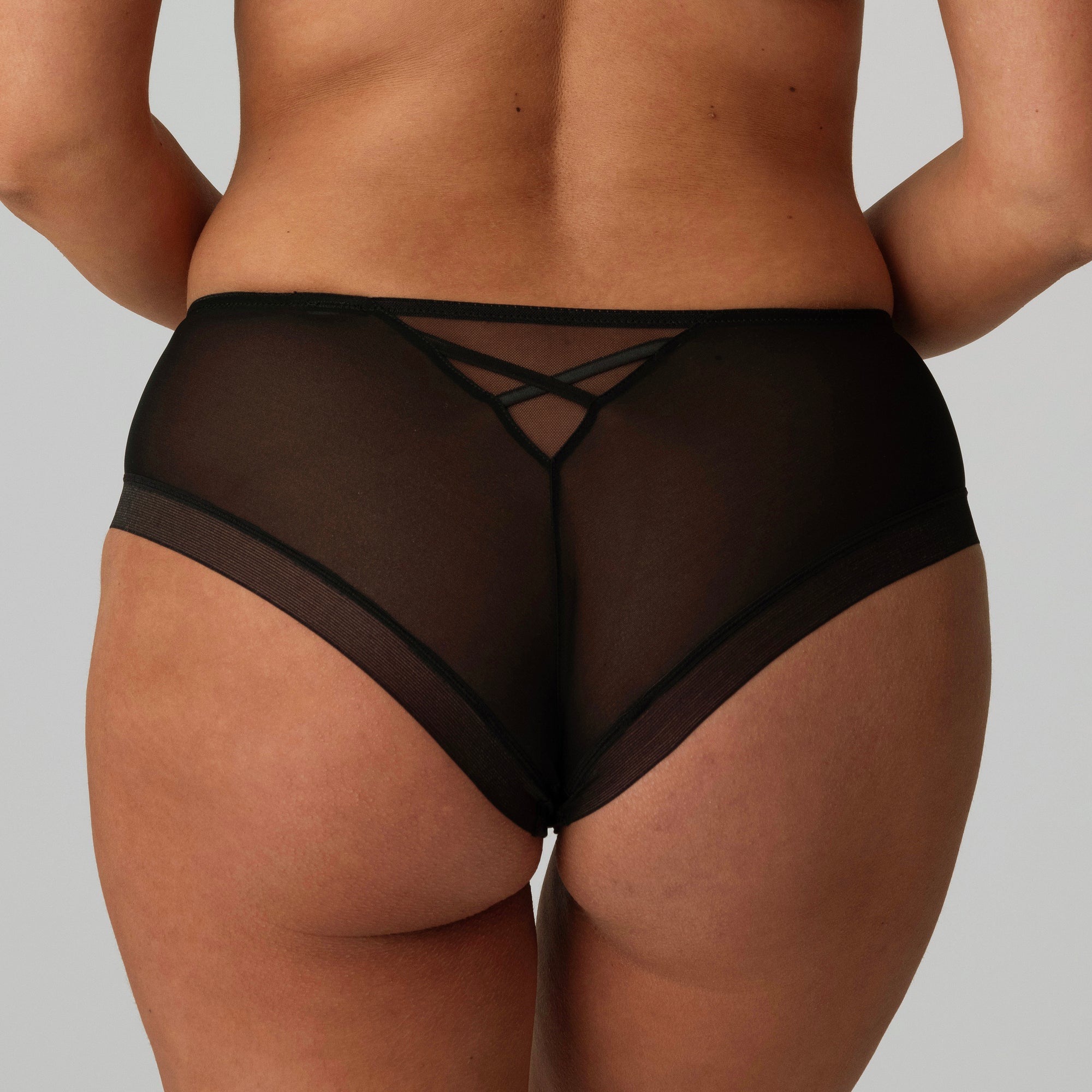 ZIPOLITE negro hotpants