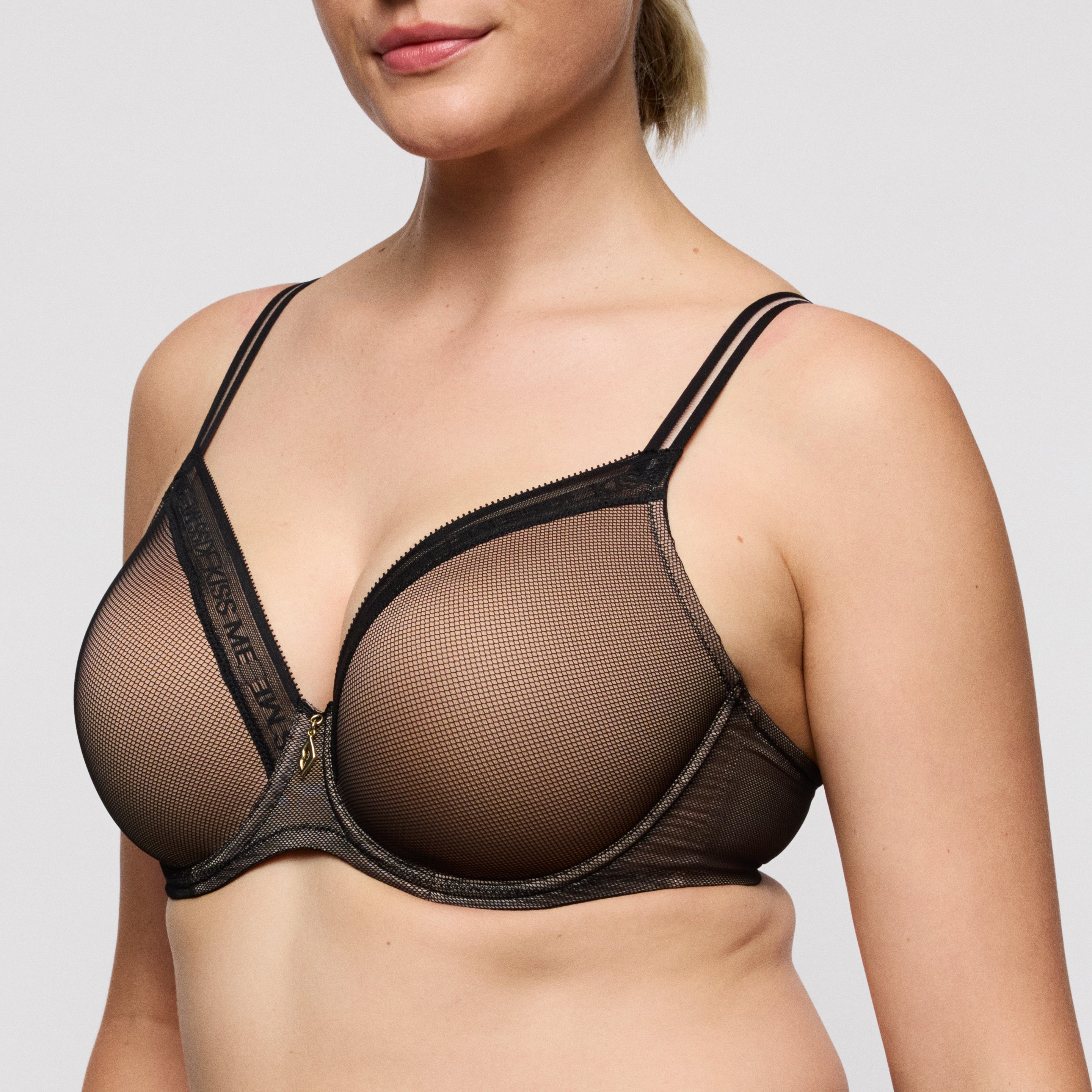 COOLS negro suj. con foam escote corazón