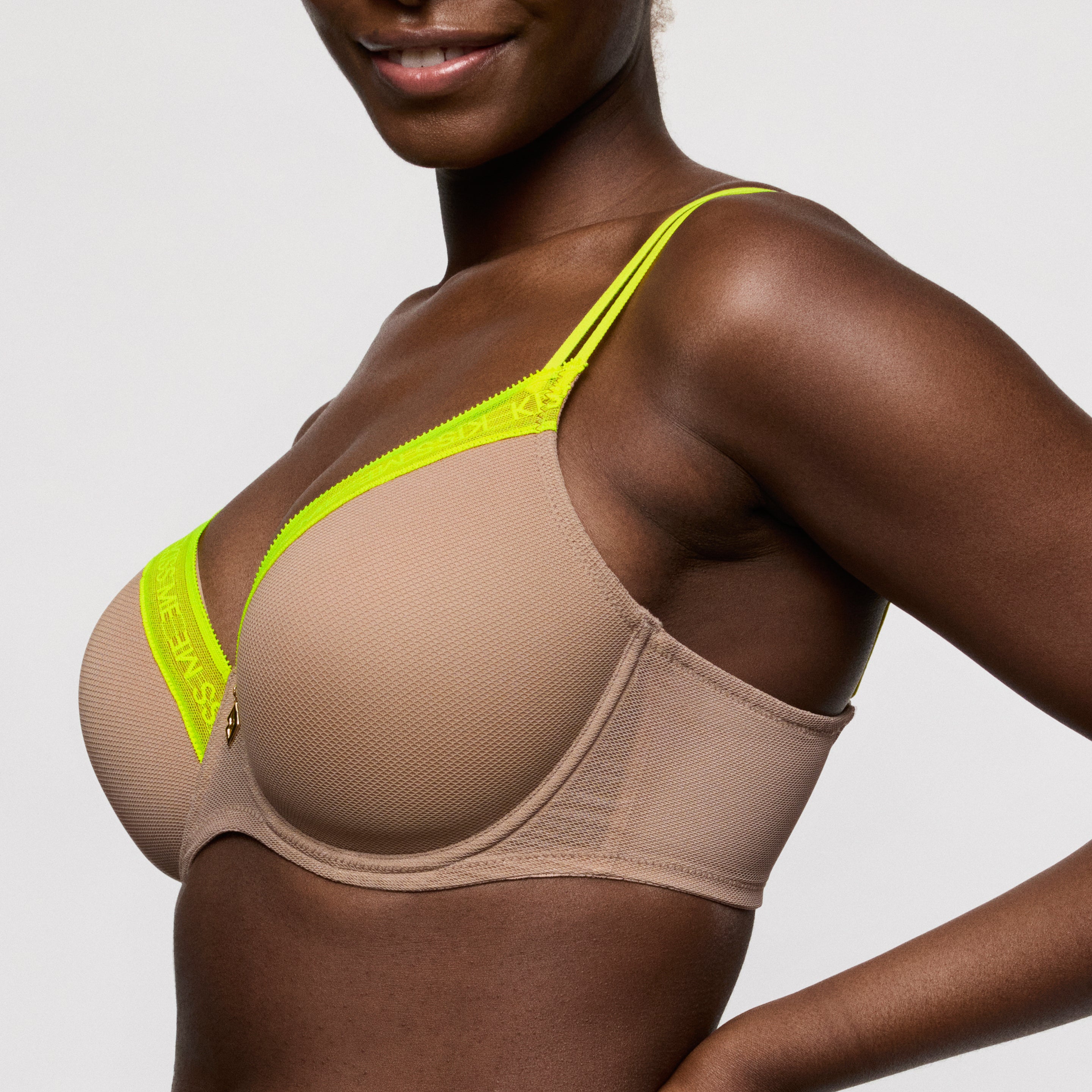 COOLS jengibre suj. con foam escote corazón